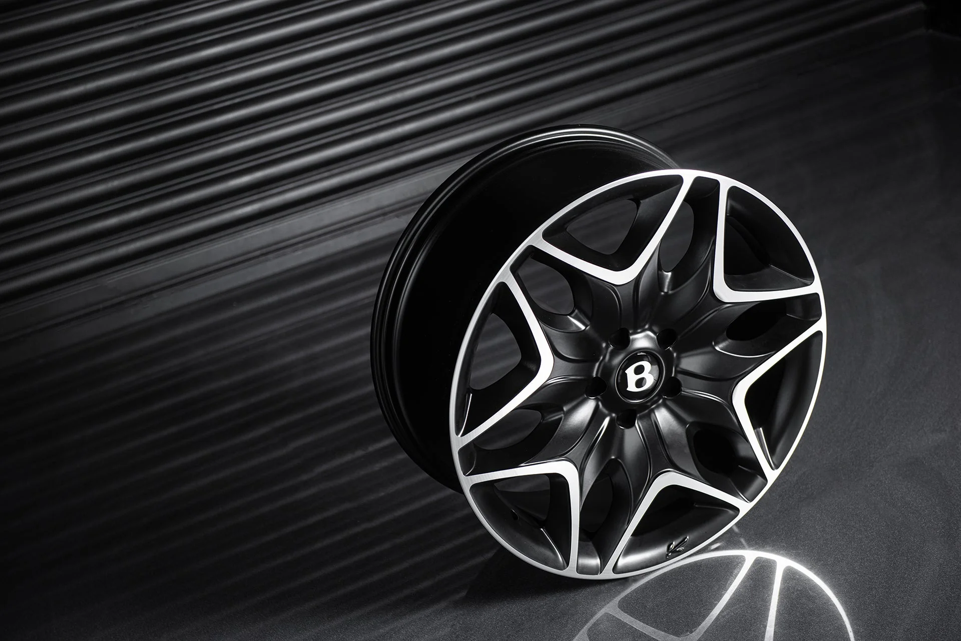 Bentley Flying Spur (2005-2019) Front Alloy Wheels - Split 6 - Image 5