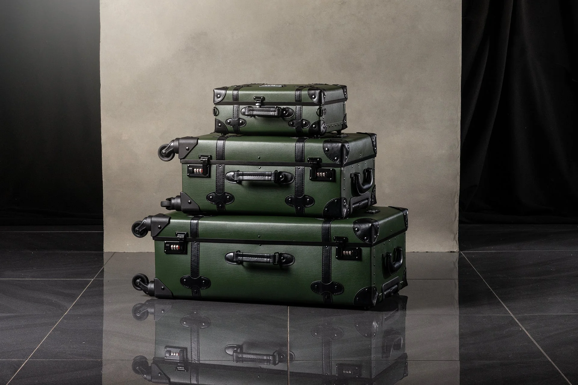 Chelsea Truck Company Vintage Inspired Travel Luggage Set - Image 2