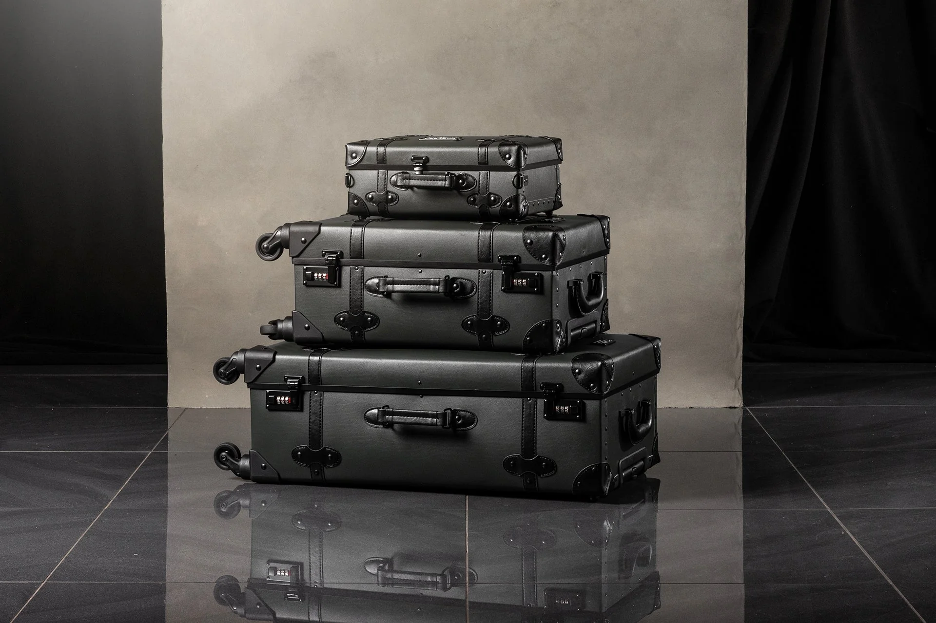 Chelsea Truck Company Vintage Inspired Travel Luggage Set - Image 2