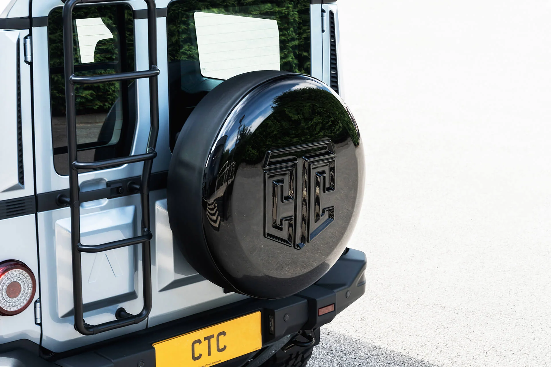 INEOS Grenadier (2023 Onwards) Crest Logo Hard Spare Wheel Cover - Image 4