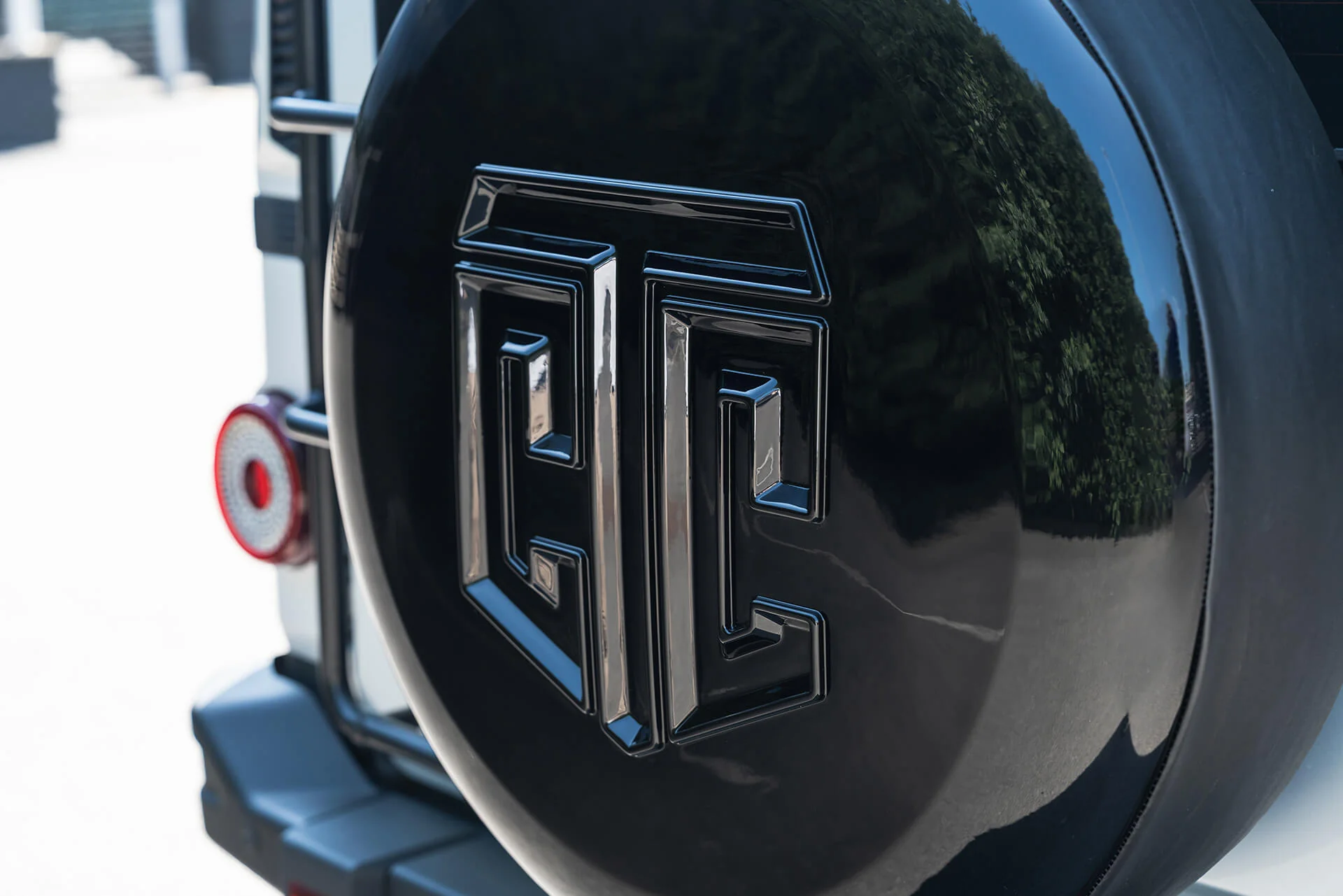 INEOS Grenadier (2023 Onwards) Crest Logo Hard Spare Wheel Cover - Image 5