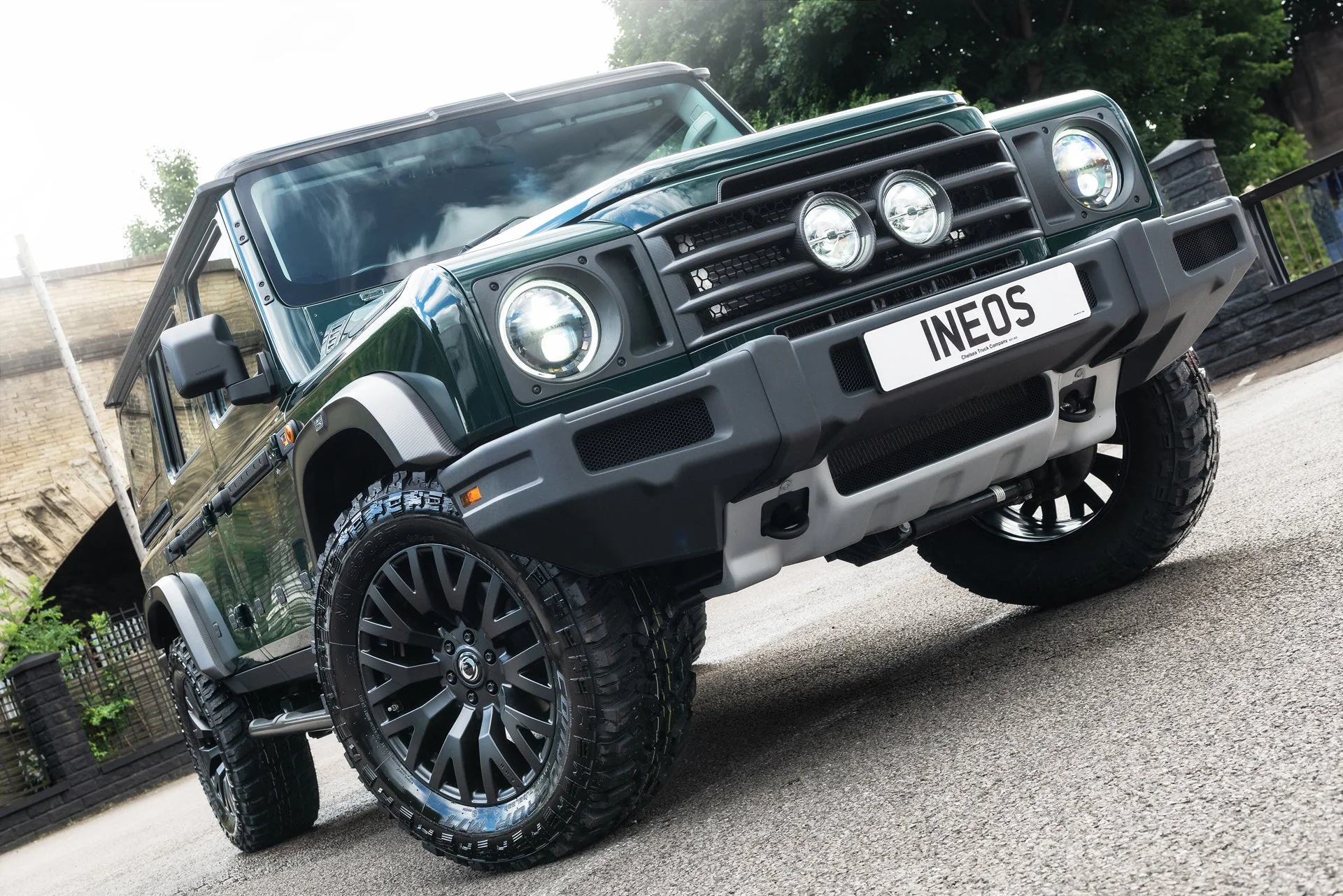 INEOS Grenadier (2023 Onwards) Exposed Matte Carbon Central Lamp Dakar Front Grille - Image 6