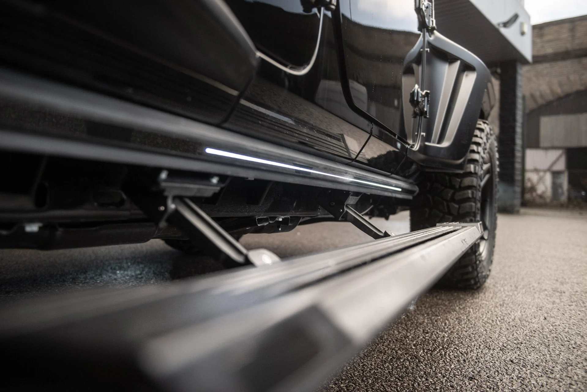 Jeep Wrangler JL (2018 Onwards) 4 Door Electric Side Steps with lights (running boards) - Image 18