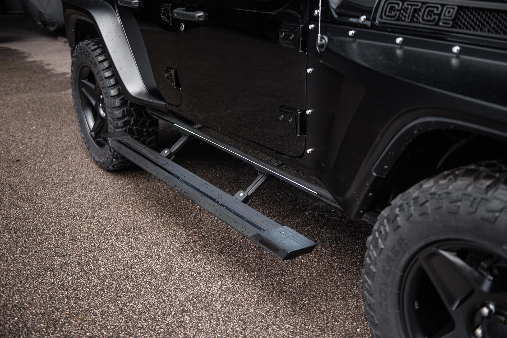 Jeep Wrangler JL (2018 Onwards) 4 Door Electric Side Steps with lights (running boards) - Image 19