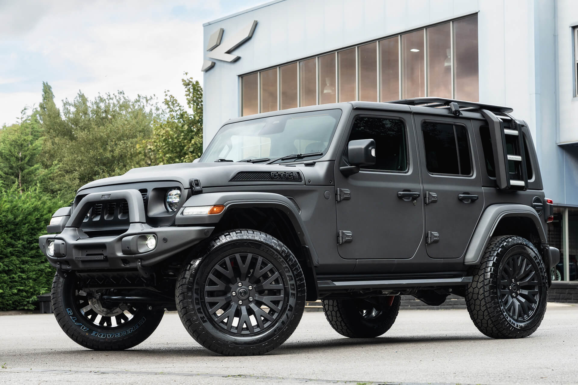Jeep Wrangler JL (2018 Onwards) 4 Door Electric Side Steps with lights (running boards) - Image 8