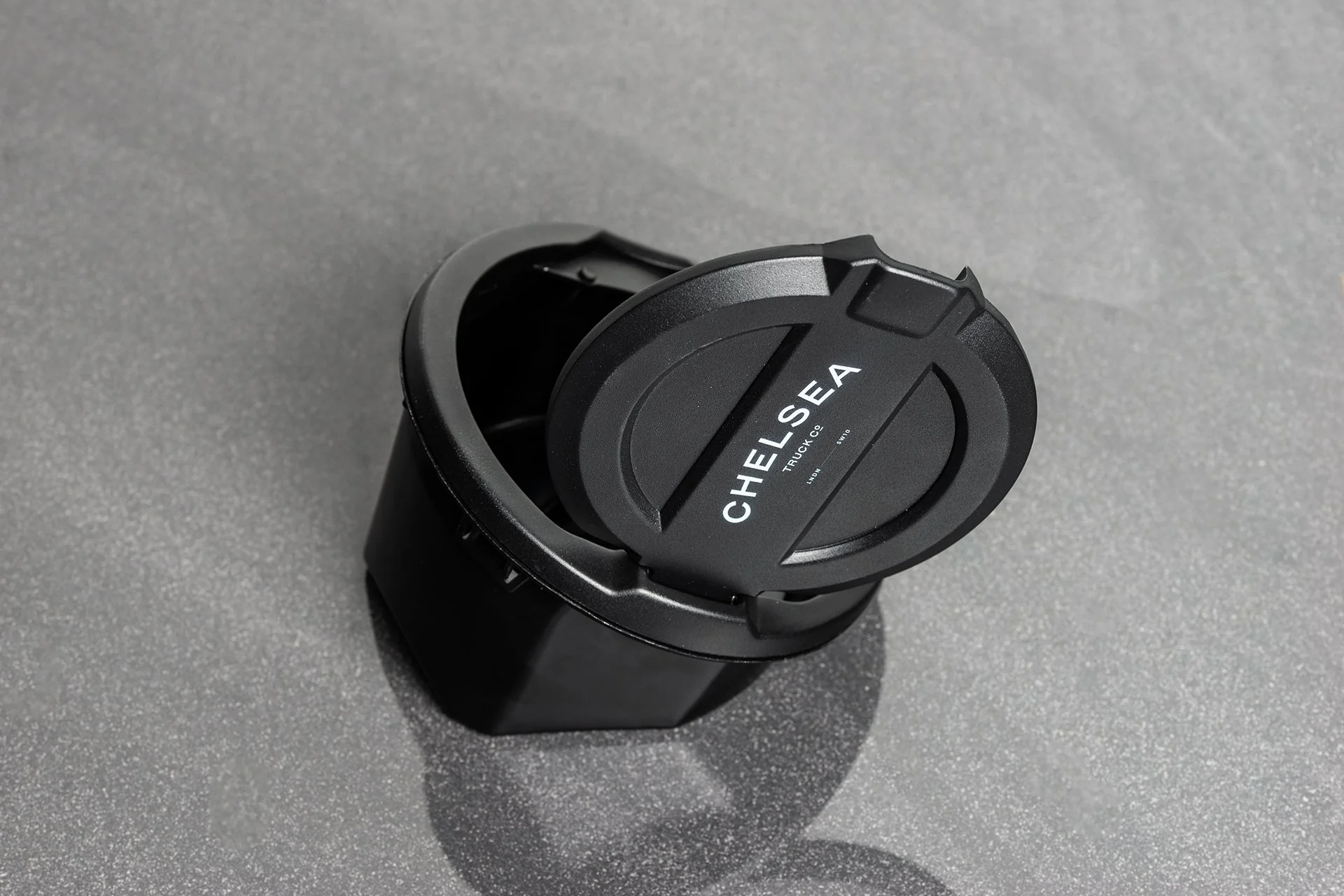 Jeep Wrangler JL (2018 Onwards) Chelsea Truck Company logo Fuel Filler Cap - Image 3