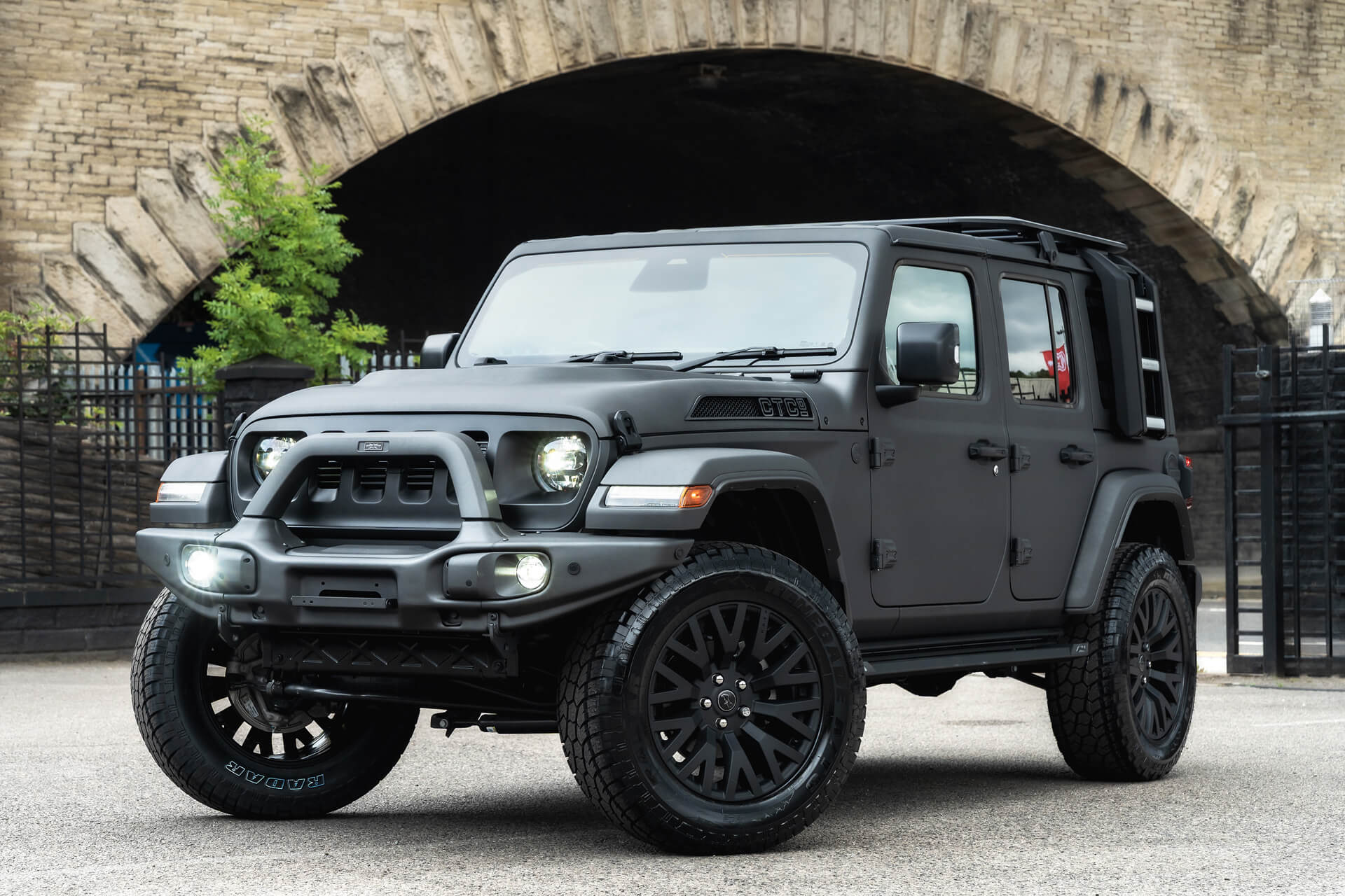 JEEP WRANGLER JL (2018 Onwards) Expedition Front Bumper with Integrated A Bar - Image 12