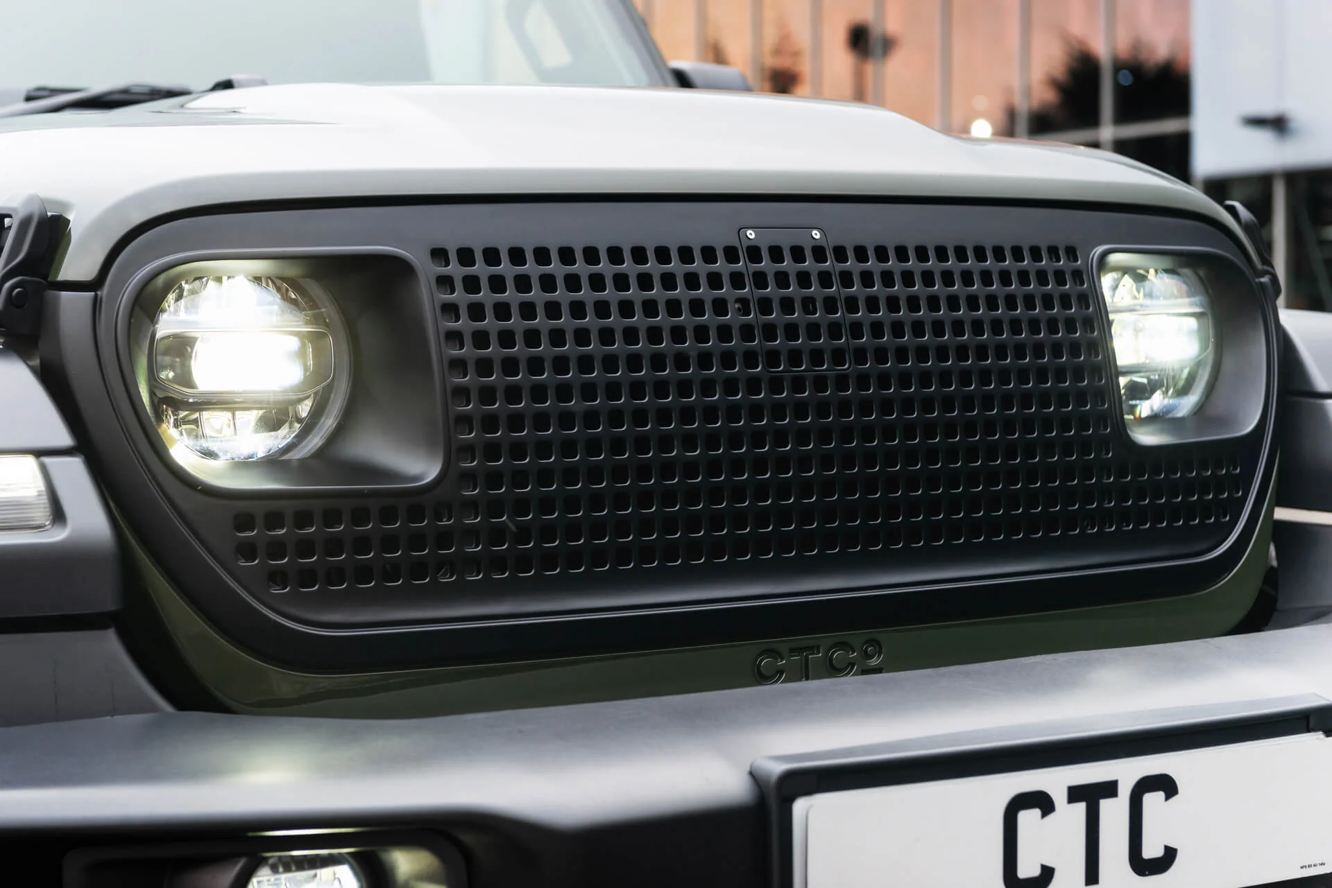 JEEP WRANGLER JL (2018 Onwards) Heritage Lattice Front Grille - Image 18