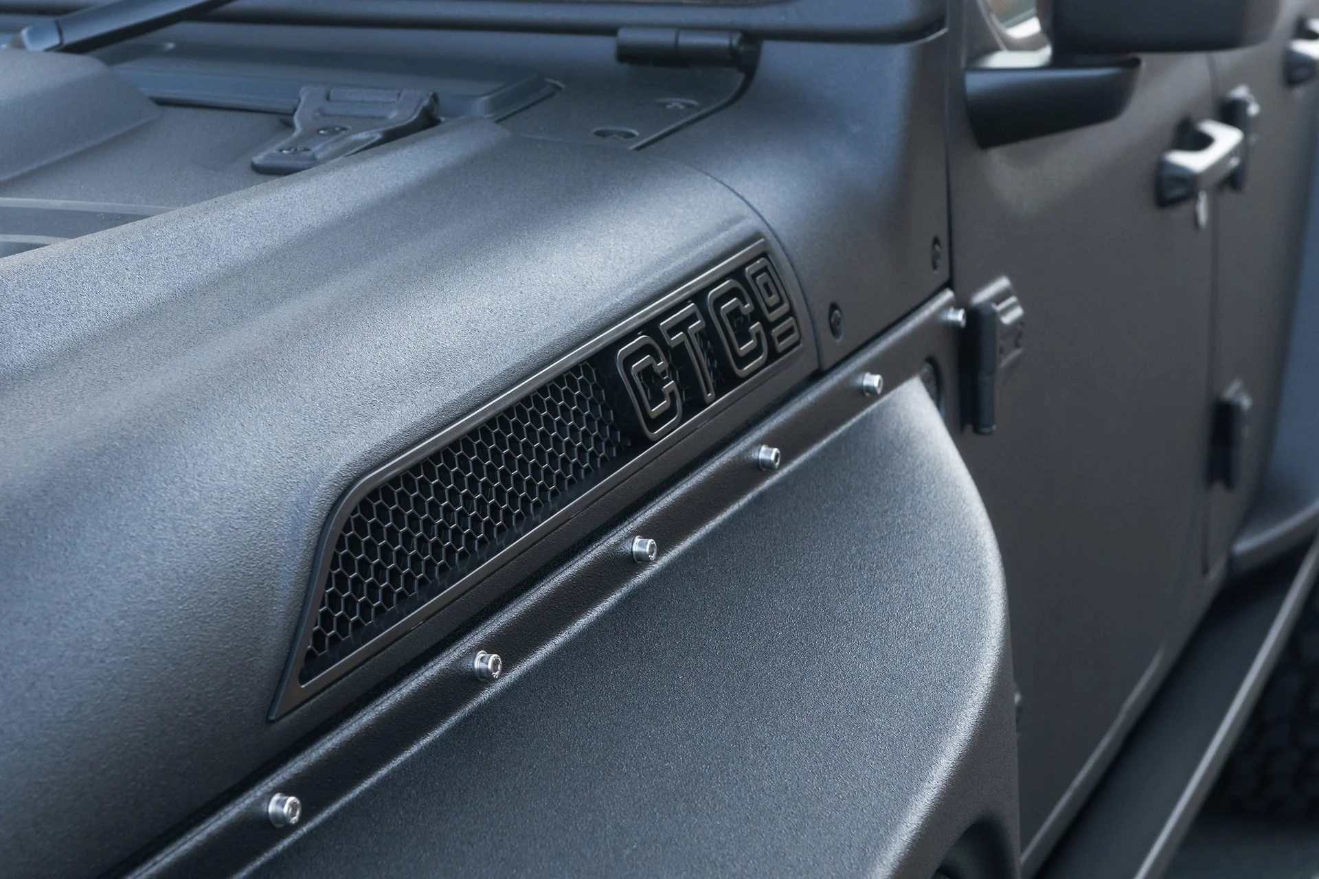 JEEP WRANGLER JL (2018 Onwards) Iron Man Vented Bonnet - Image 42