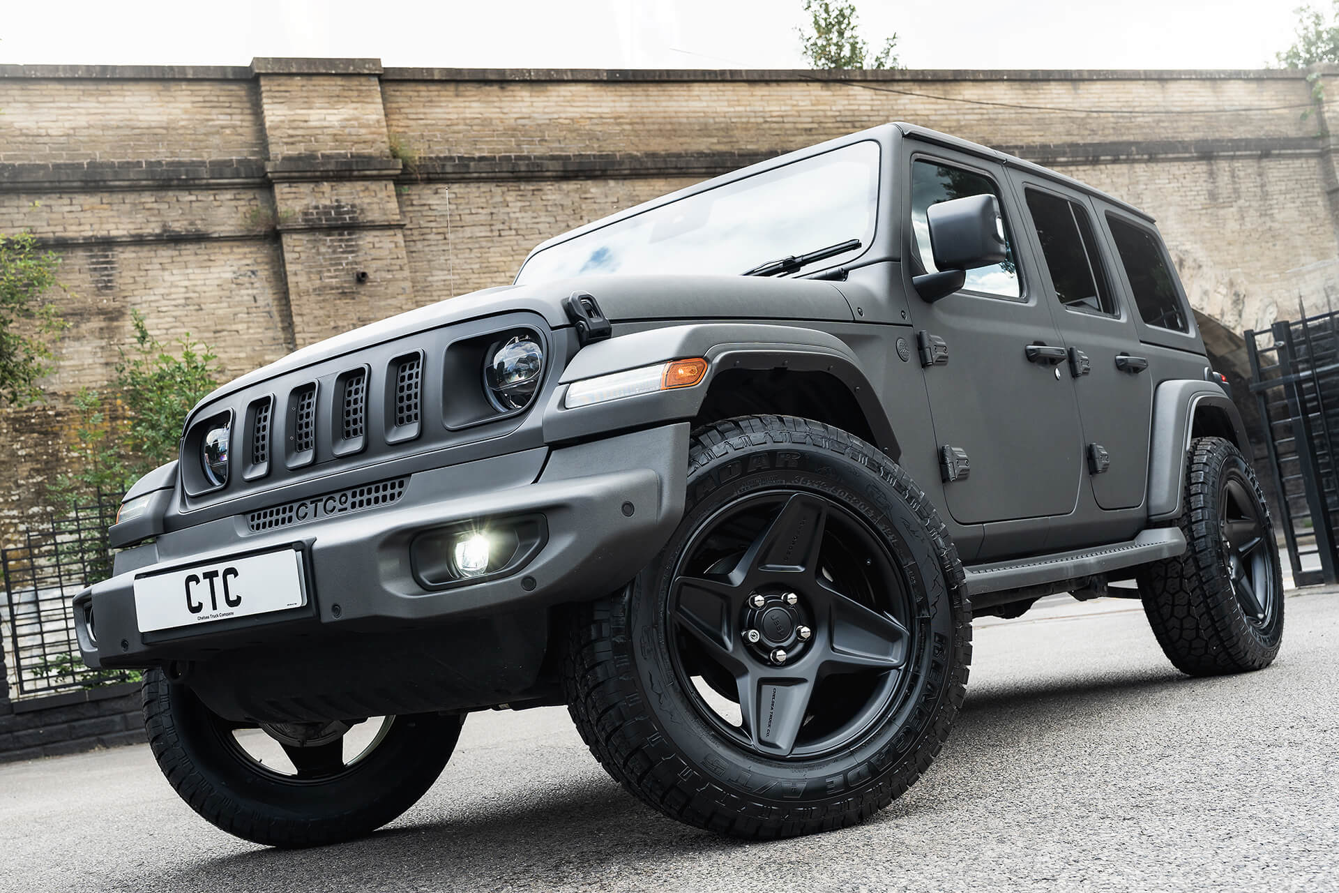 JEEP WRANGLER JL (2018 Onwards) IRONMAN 4 SLOT FRONT GRILLE - Image 4