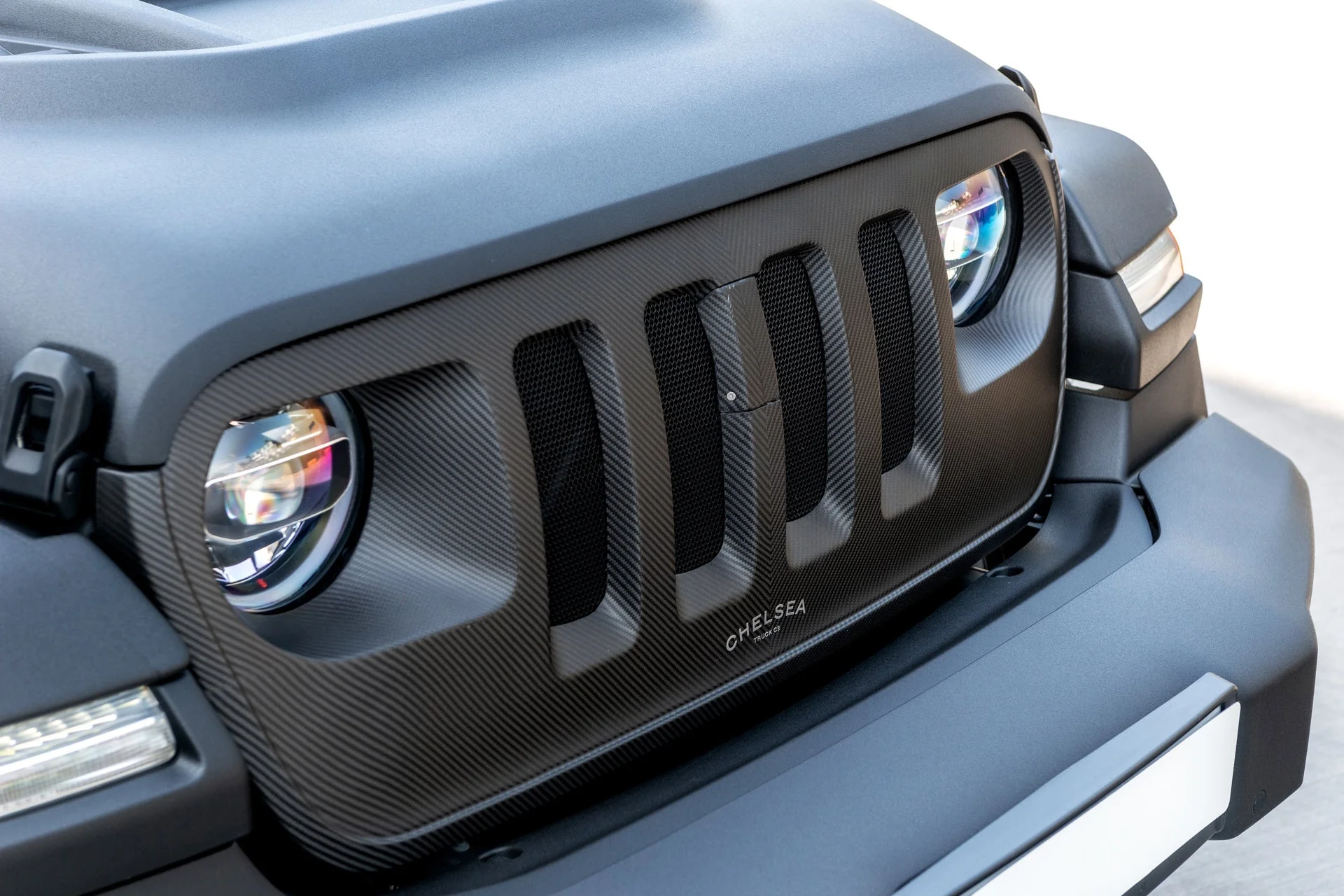 JEEP WRANGLER JL (2018 Onwards) Exposed CARBON 4 SLOT HERRINGBONE DESIGN GRILLE IN MATTE FINISH - Image 5