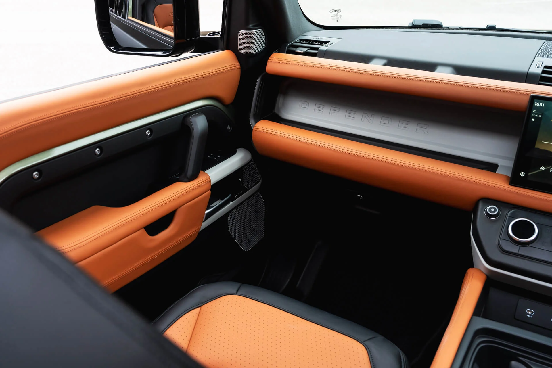Land Rover Defender 130 (2020 Onwards) Comfort Leather Interior - Image 16