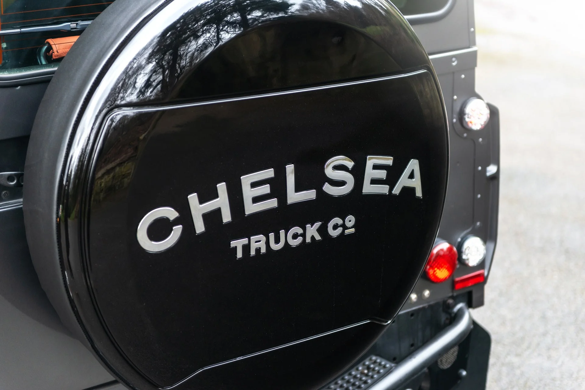 Land Rover Defender (1991-2016) Chelsea Truck Company Hard Spare Wheel Cover - Image 15
