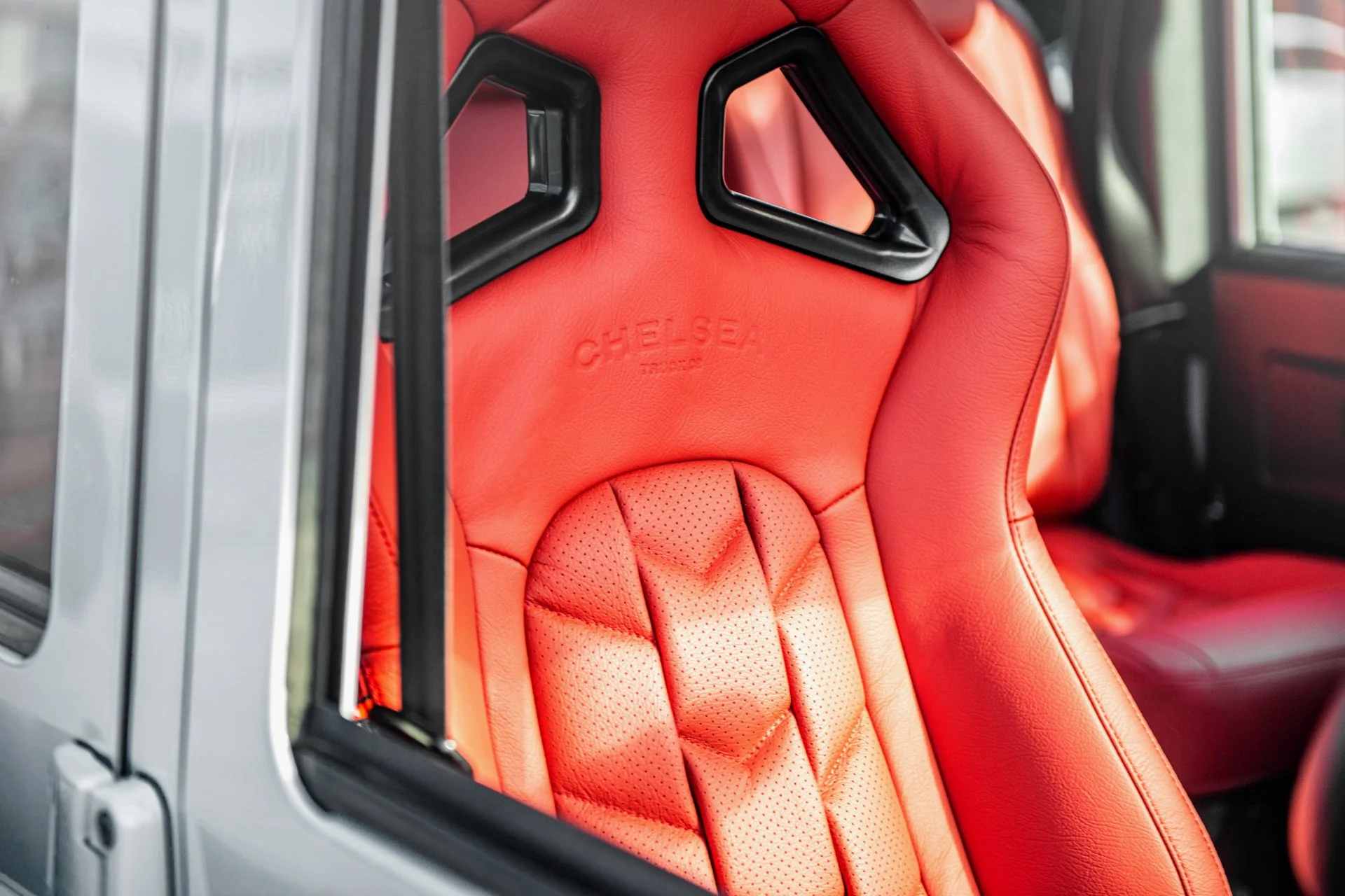 Land Rover Defender (1991-2016) Lightweight Vegan Leather Heritage Sport Seats - Pair - Image 16