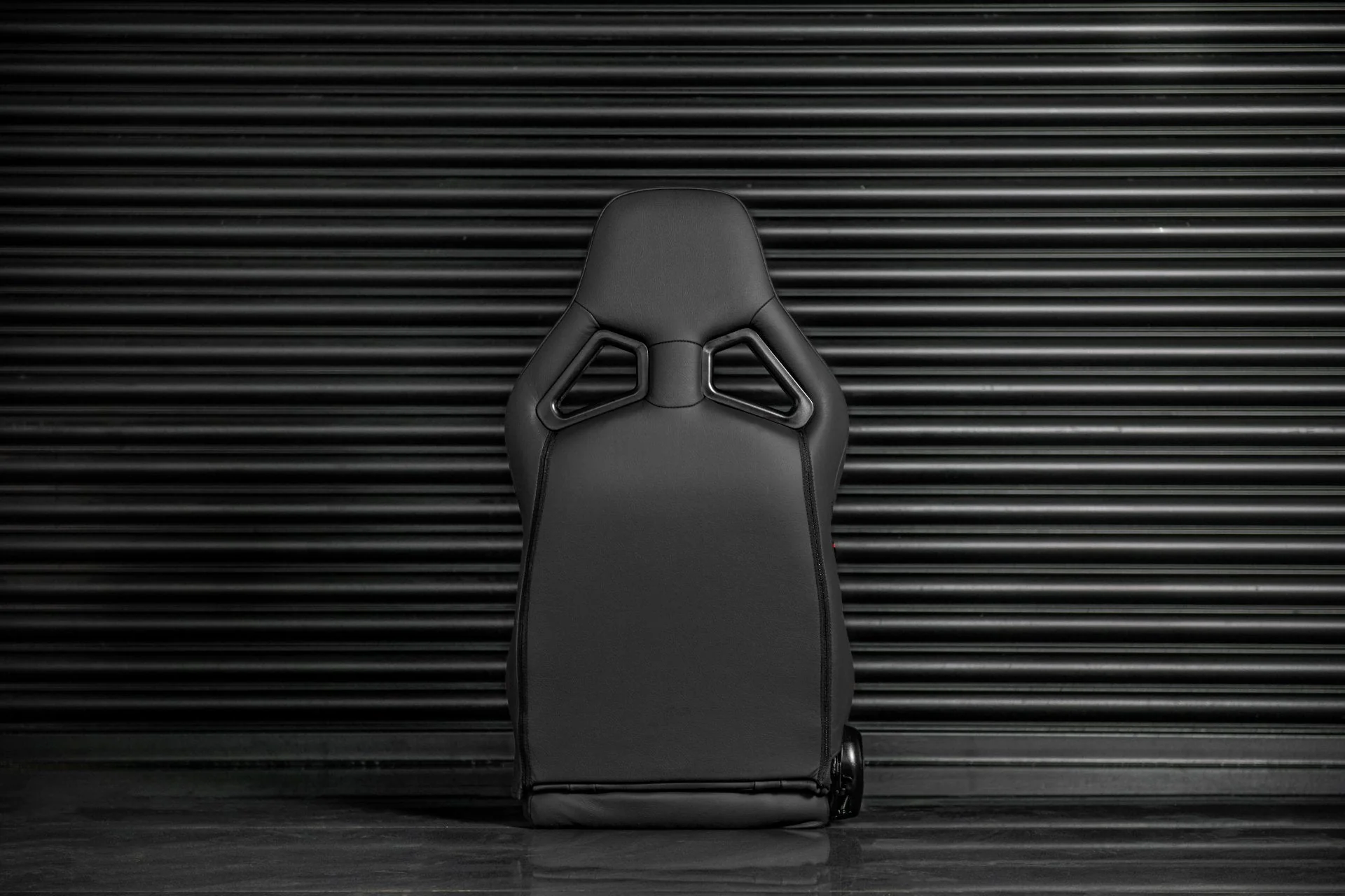 Land Rover Defender (1991-2016) Lightweight Vegan Leather Heritage Sport Seats - Pair - Image 33