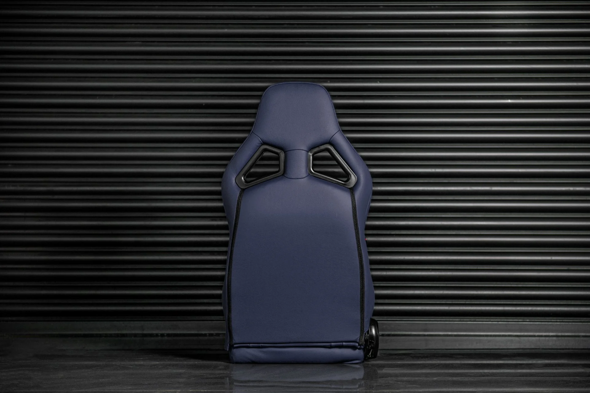 Land Rover Defender (1991-2016) Lightweight Vegan Leather Heritage Sport Seats - Pair - Image 53