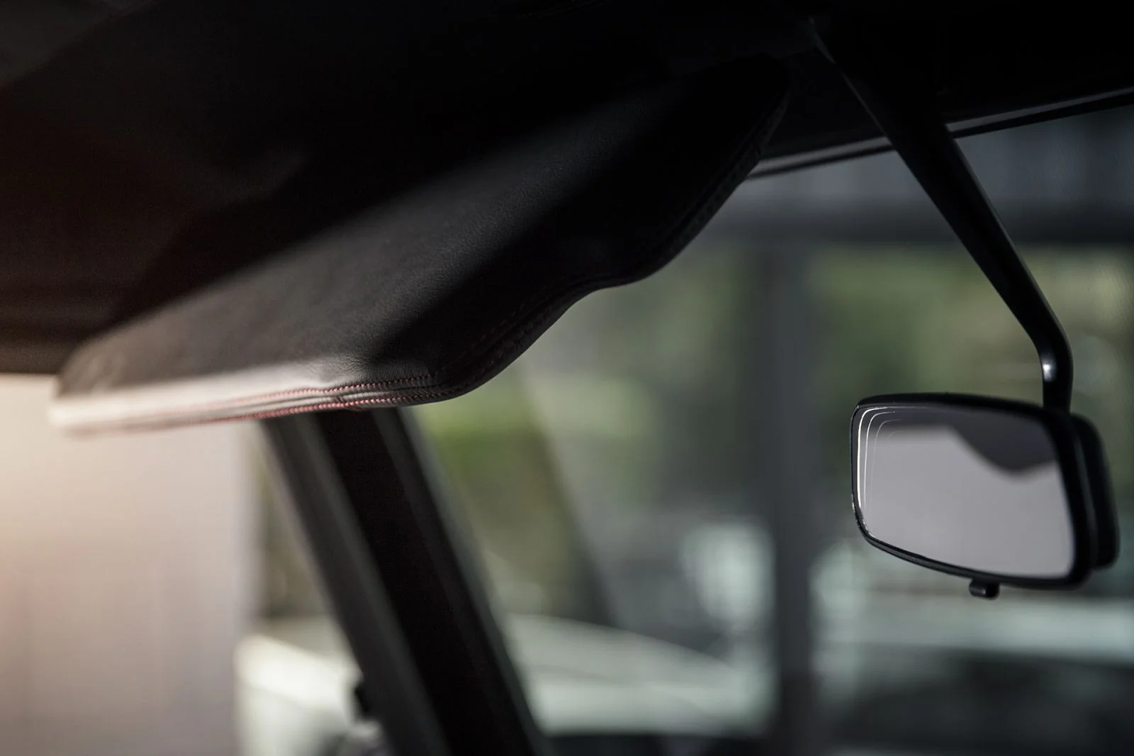 Land Rover Defender (1991-2016) Sunvisors Re-upholstered In Leather - Image 3