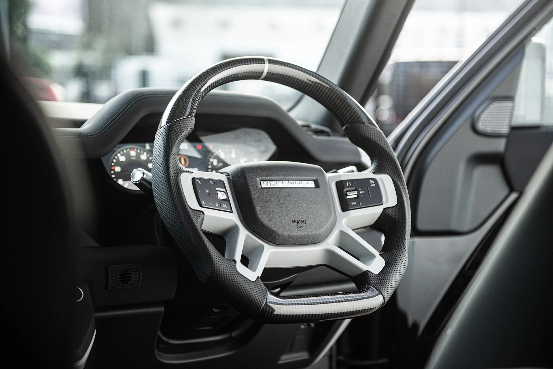 Land Rover Defender (2020 Onwards) Carbon Steering Wheel - Image 13