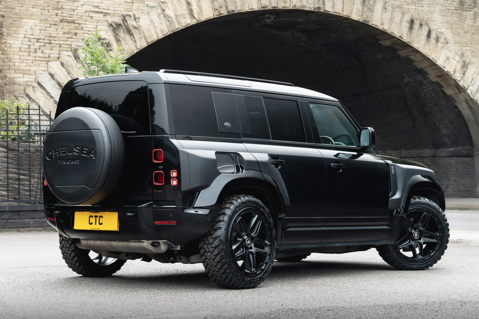 Land Rover Defender (2020 Onwards) Chelsea Truck Company Expedition Hard Spare Wheel Cover - Image 12