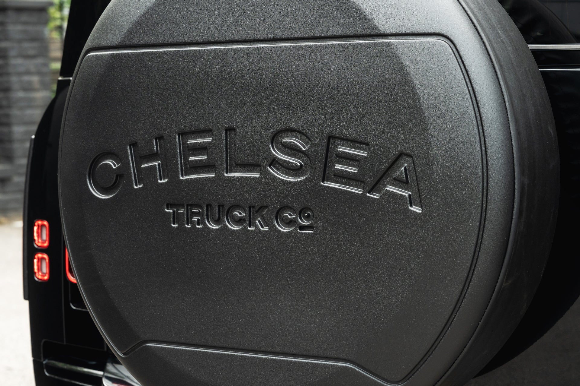 Land Rover Defender (2020 Onwards) Chelsea Truck Company Expedition Hard Spare Wheel Cover - Image 13