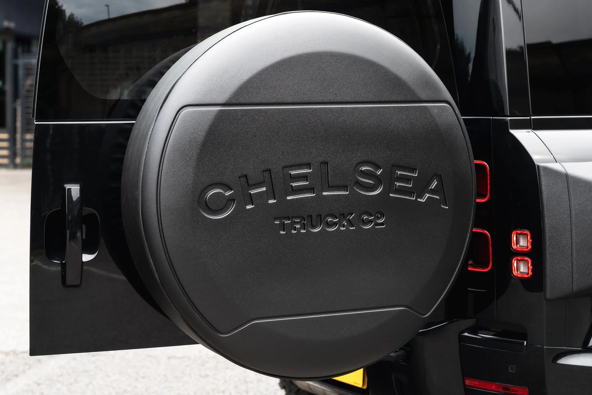 Land Rover Defender (2020 Onwards) Chelsea Truck Company Expedition Hard Spare Wheel Cover - Image 15