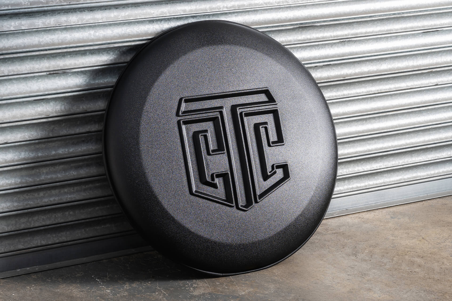 Land Rover Defender (2020 Onwards) CTC Expedition Crest Hard Spare Wheel Cover - Image 4
