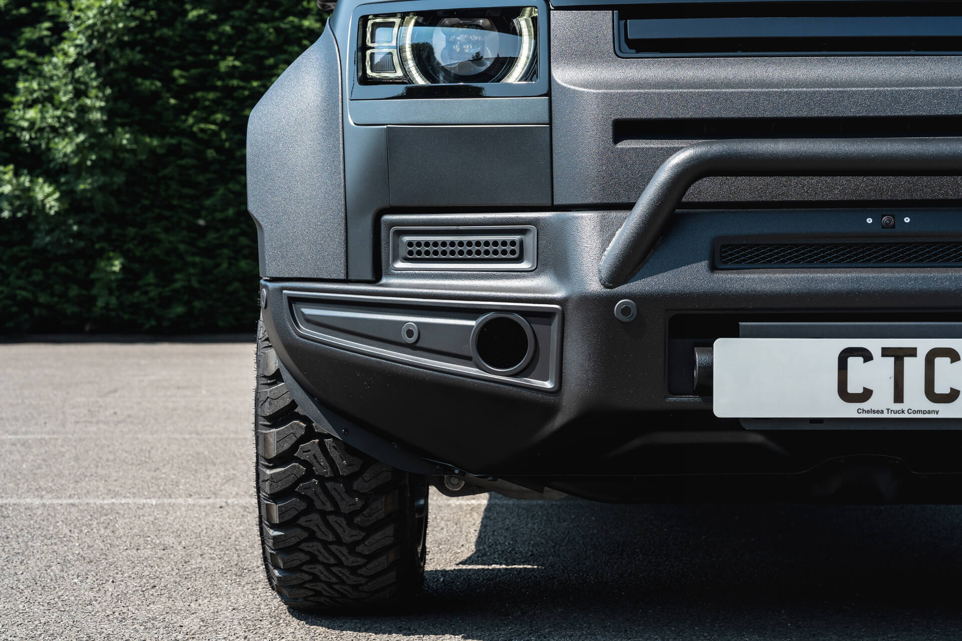 Land Rover Defender (2020 Onwards) Expedition Front Bumper with Intergrated A Bar - Image 7