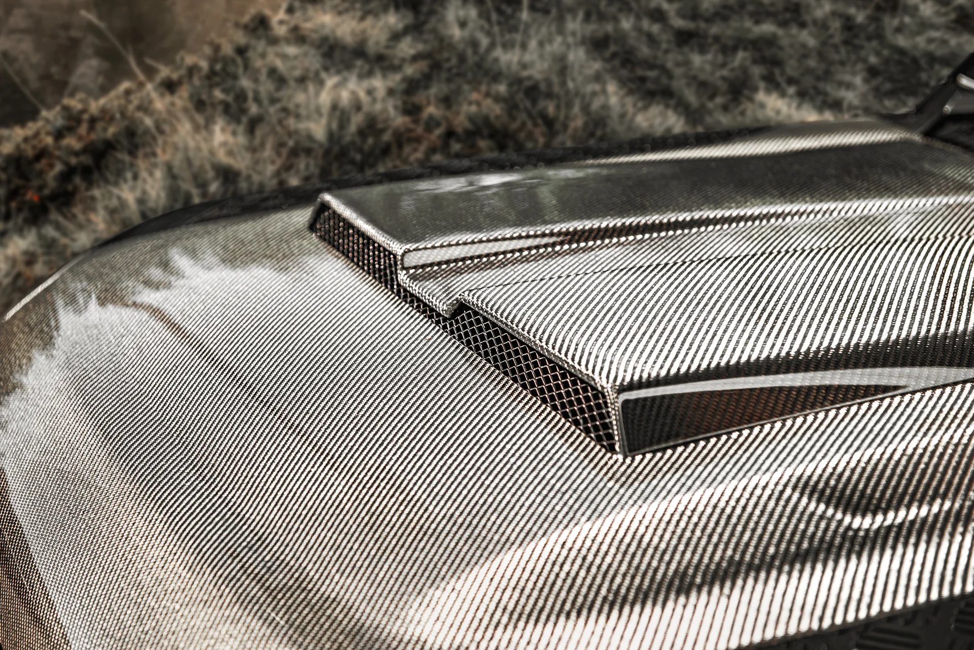 Land Rover Defender (2020 Onwards) Exposed Carbon Vented Bonnet - Image 11