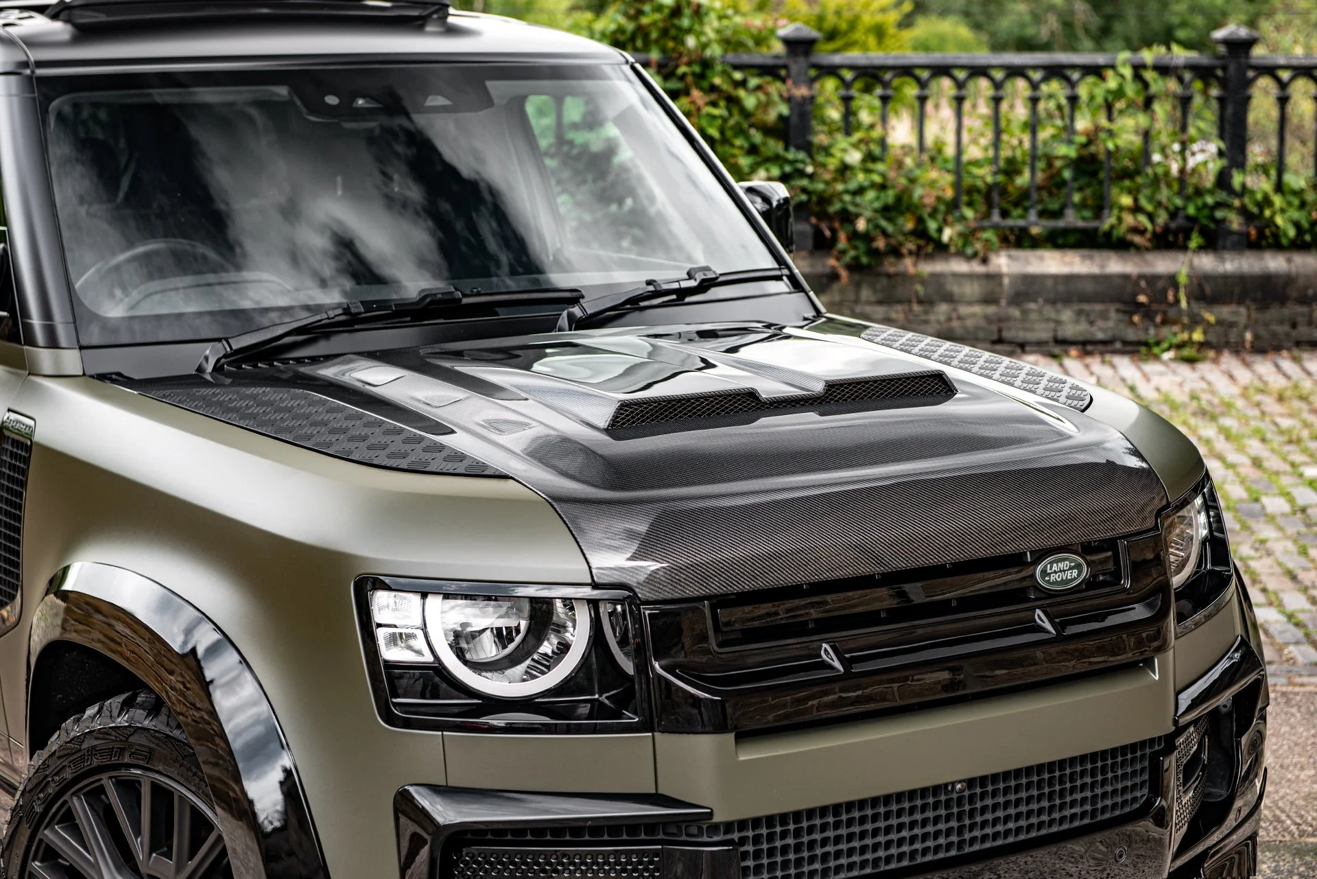 Land Rover Defender (2020 Onwards) Exposed Carbon Vented Bonnet - Image 14