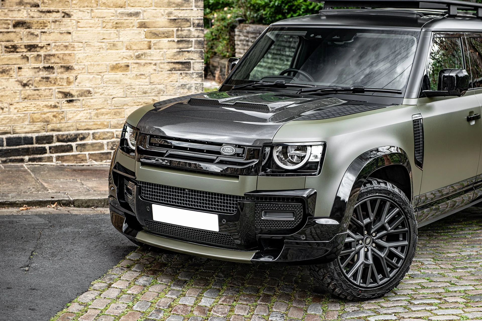 Land Rover Defender (2020 Onwards) Exposed Carbon Vented Bonnet - Image 16