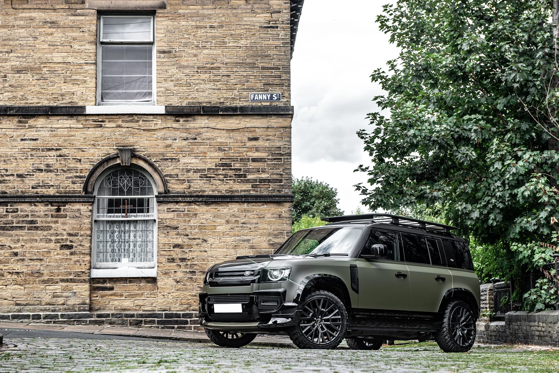 Land Rover Defender (2020 Onwards) Exposed Carbon Vented Bonnet - Image 19