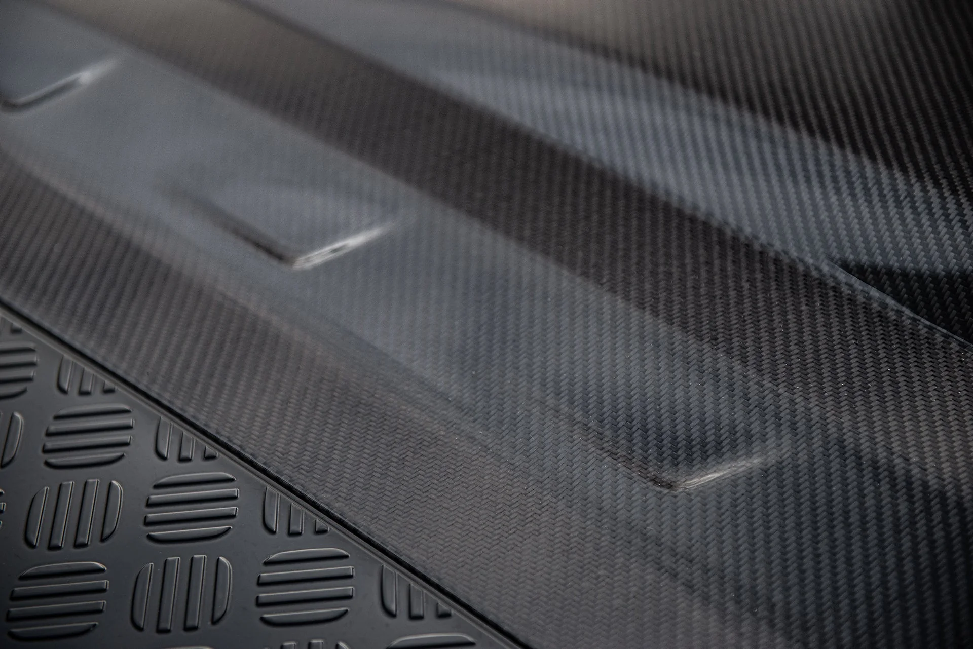 Land Rover Defender (2020 Onwards) Exposed Carbon Vented Bonnet - Image 5