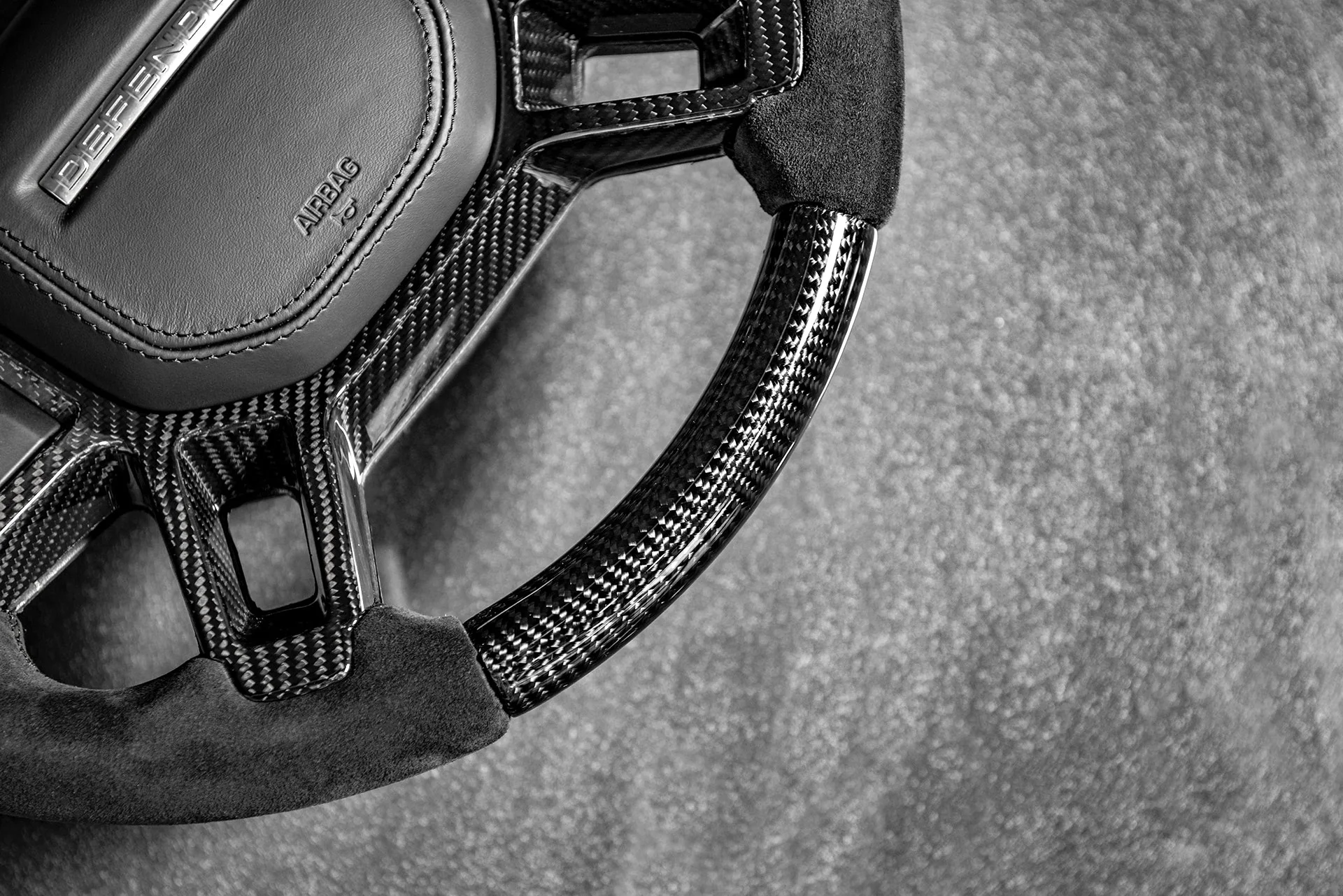 Land Rover Defender (2020 Onwards) Full Carbon Steering Wheel - Image 4