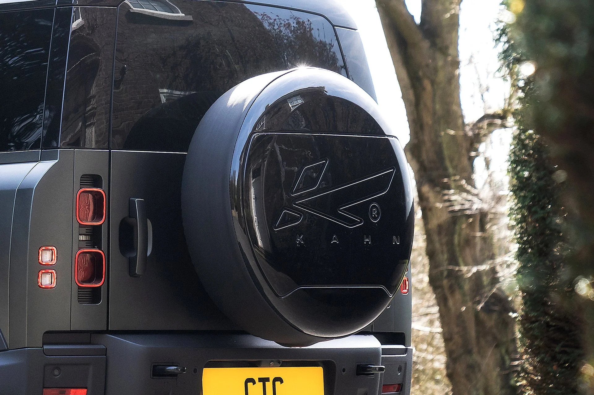 Land Rover Defender (2020 Onwards) KAHN® Hard Spare Wheel Cover