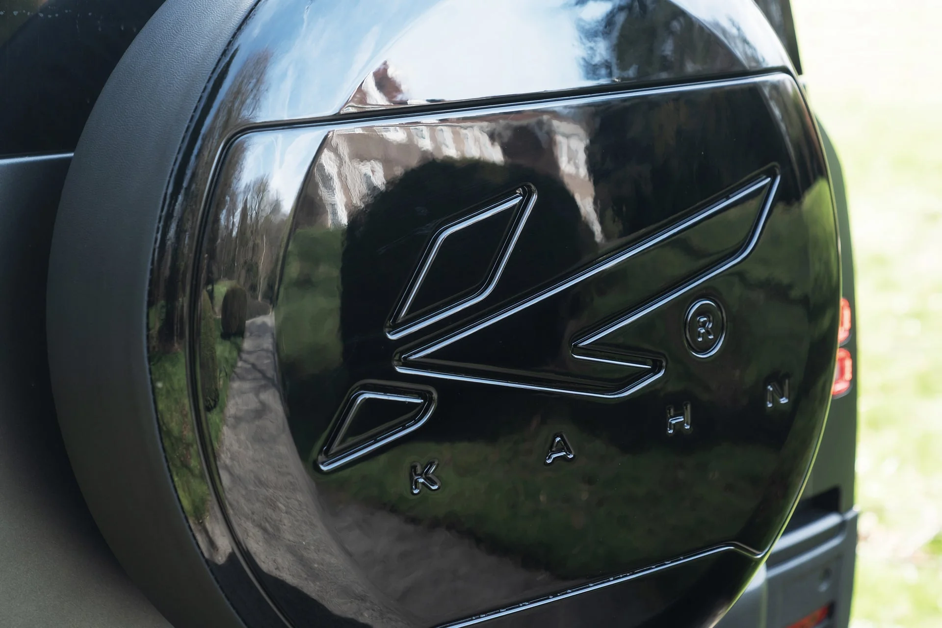 Land Rover Defender (2020 Onwards) KAHN® Hard Spare Wheel Cover - Image 3