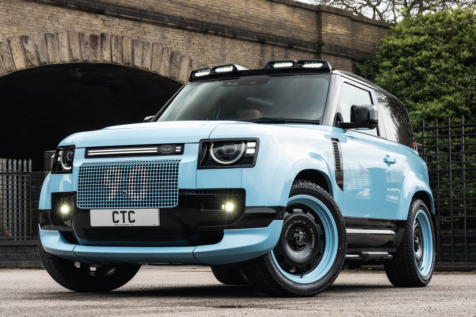 Land Rover Defender (2020 Onwards) Quad Roof Shield with LED Lights - Image 20