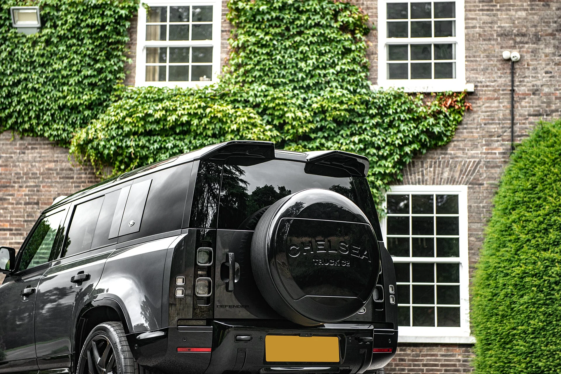 Land Rover Defender (2020 Onwards) Large Rear Roof Wing - Image 24