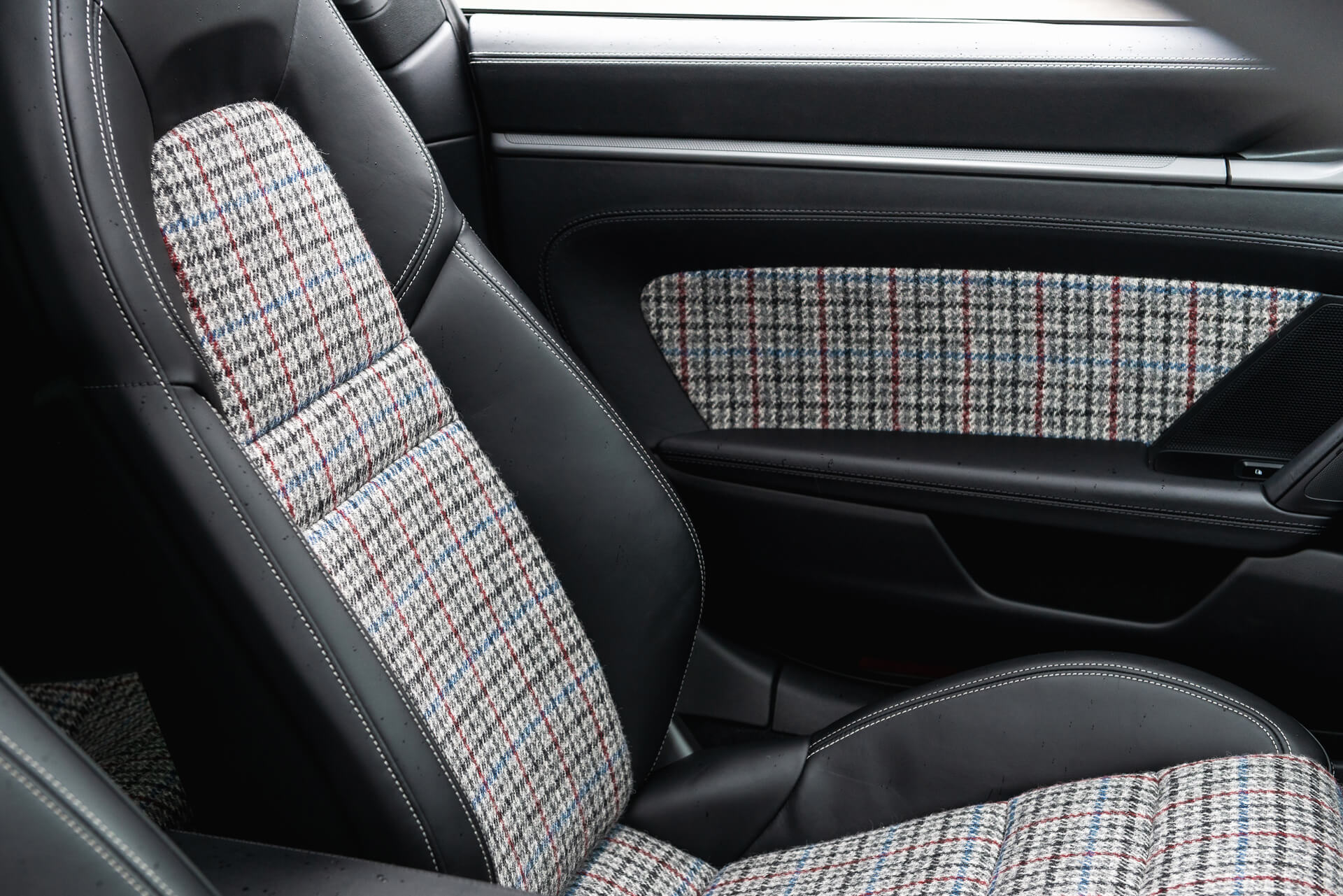 Heritage Remastered Leather with Cloth Interior Suitable for PORSCHE 911/992 (2019 Onwards) - Image 30