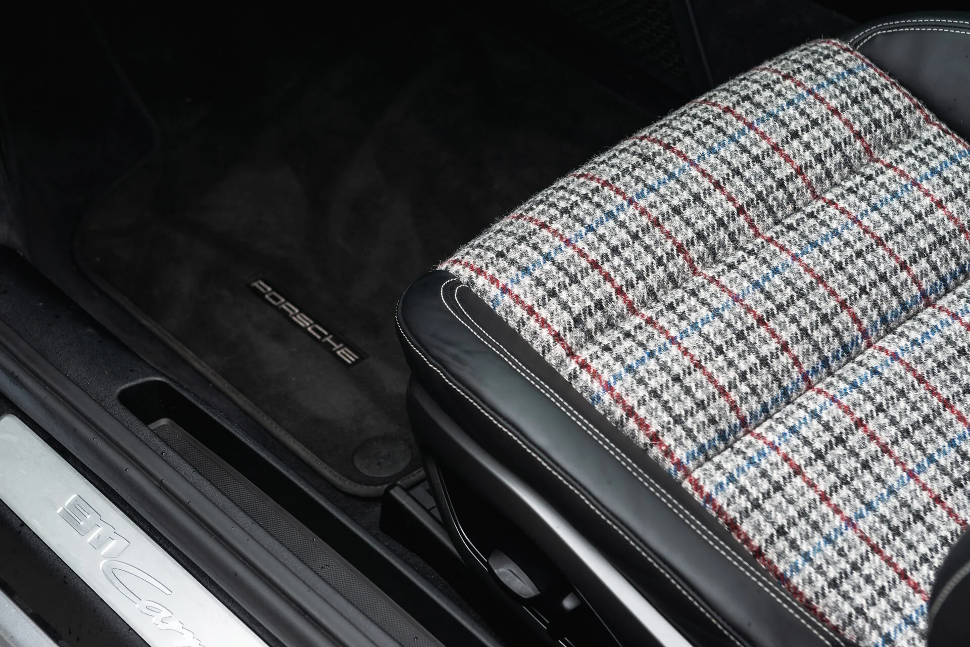 Heritage Remastered Leather with Cloth Interior Suitable for PORSCHE 911/992 (2019 Onwards) - Image 32