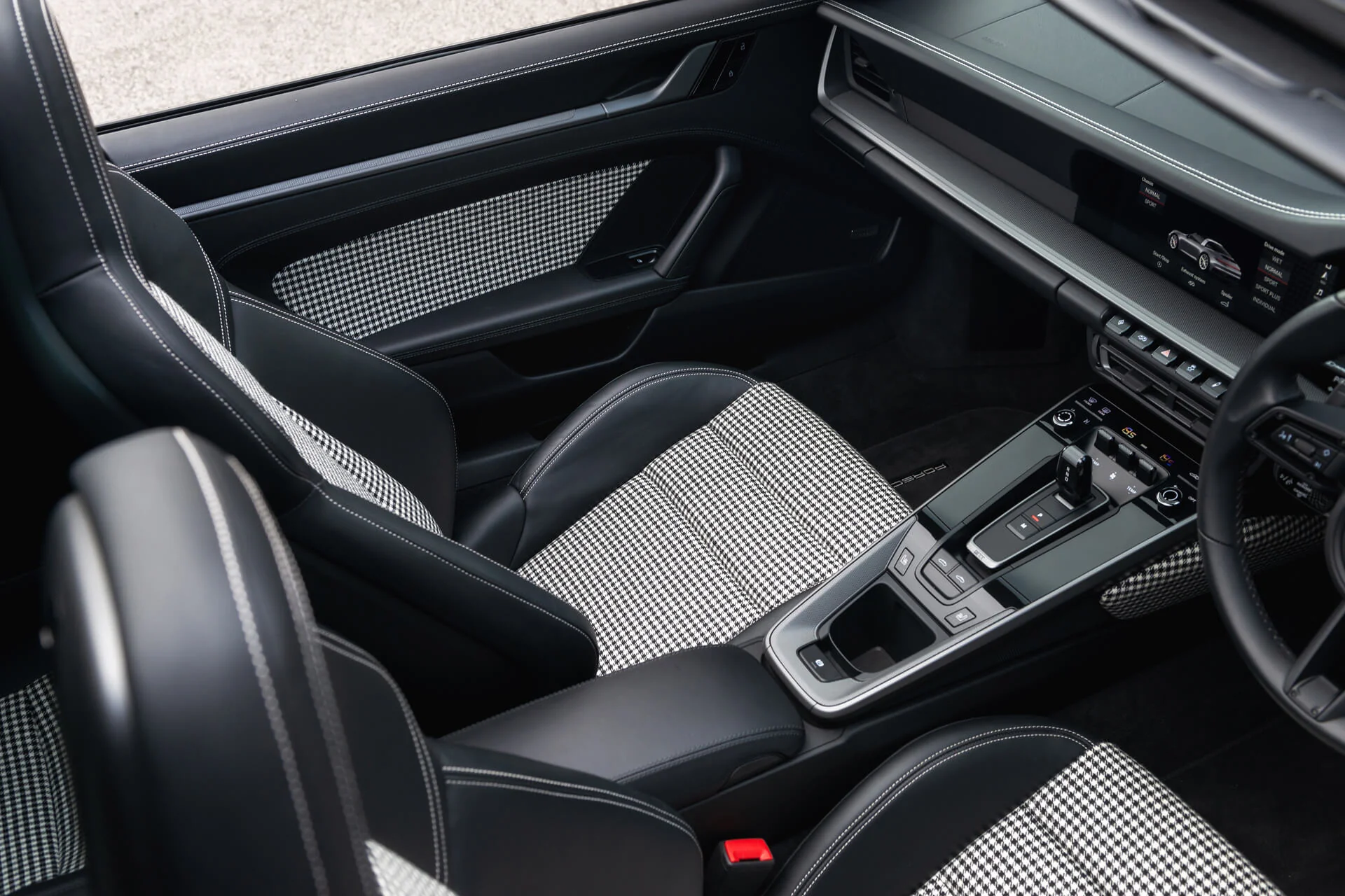 Heritage Remastered Leather with Cloth Interior Suitable for PORSCHE 911/992 (2019 Onwards) - Image 37