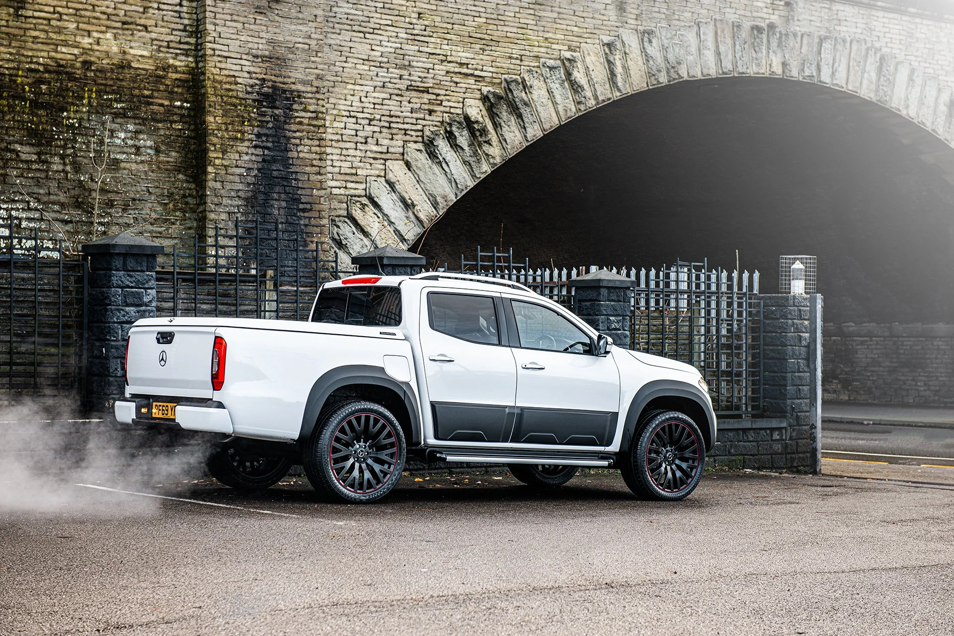 Mercedes X-Class (2019 Onwards) RS Light Alloy Wheels with Red Stripe - Image 24
