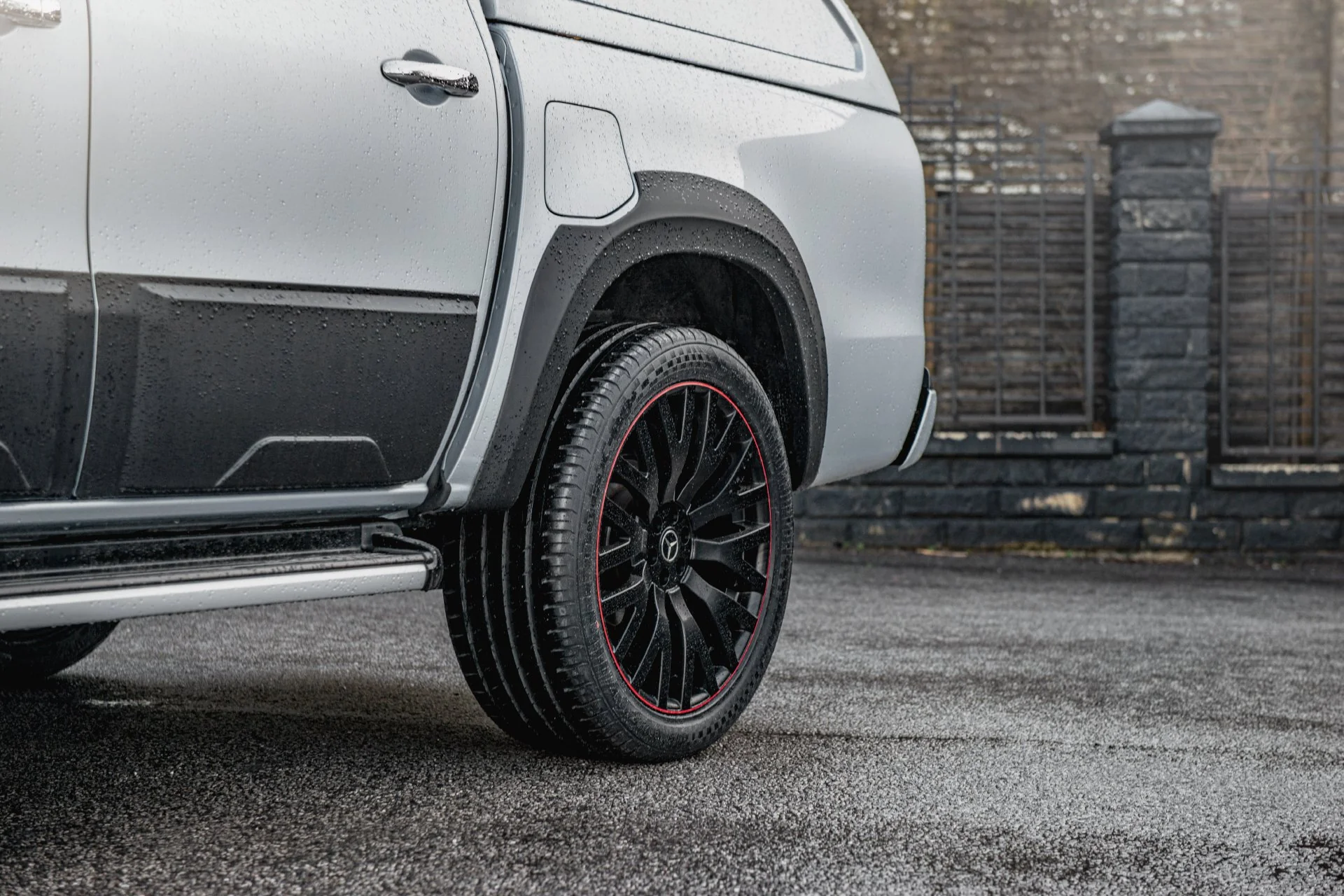 Mercedes X-Class (2019 Onwards) RS Light Alloy Wheels with Red Stripe - Image 37