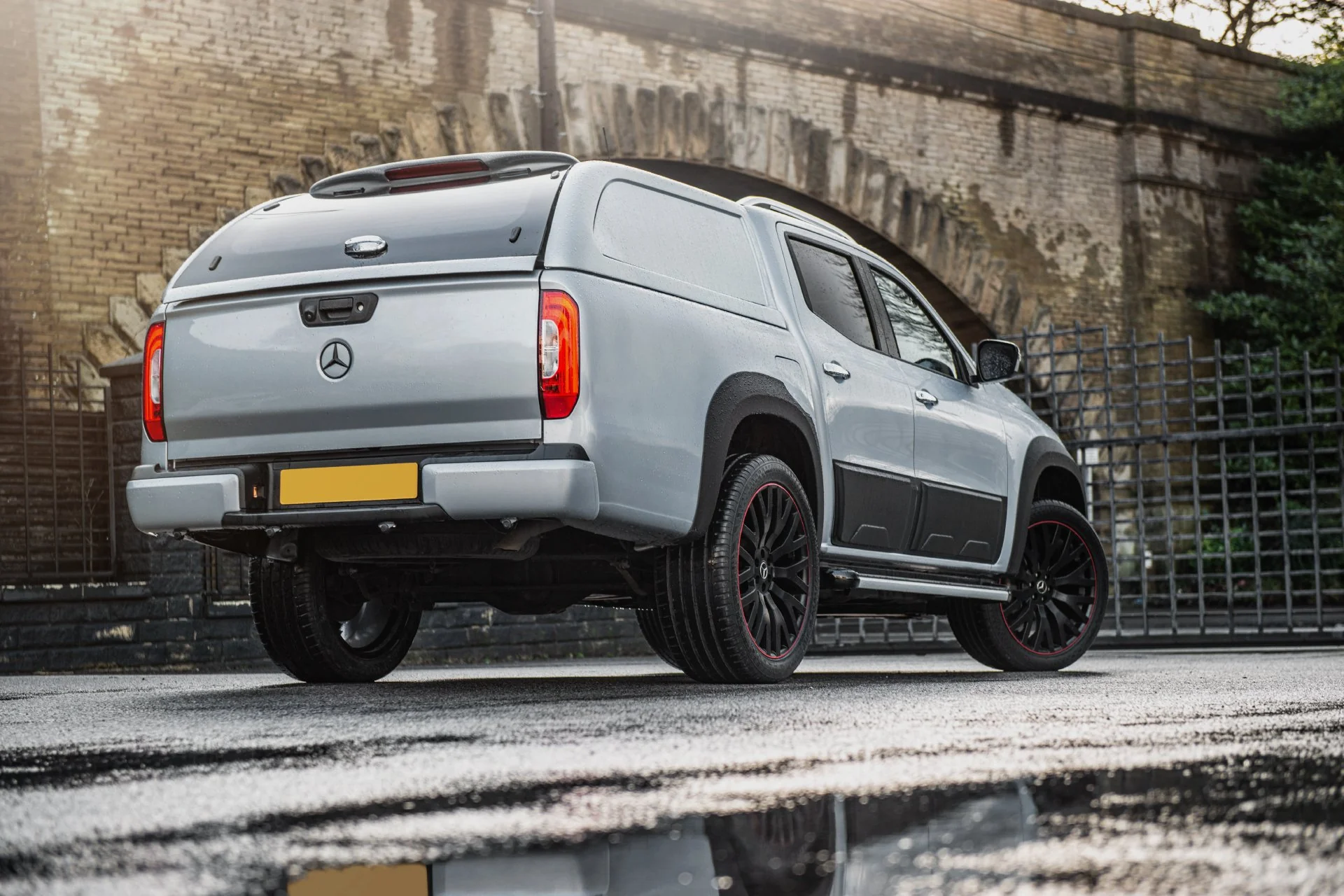 Mercedes X-Class (2019 Onwards) RS Light Alloy Wheels with Red Stripe - Image 39