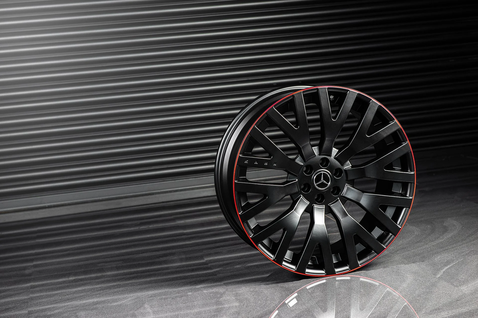 Mercedes X-Class (2019 Onwards) RS Light Alloy Wheels with Red Stripe - Image 5