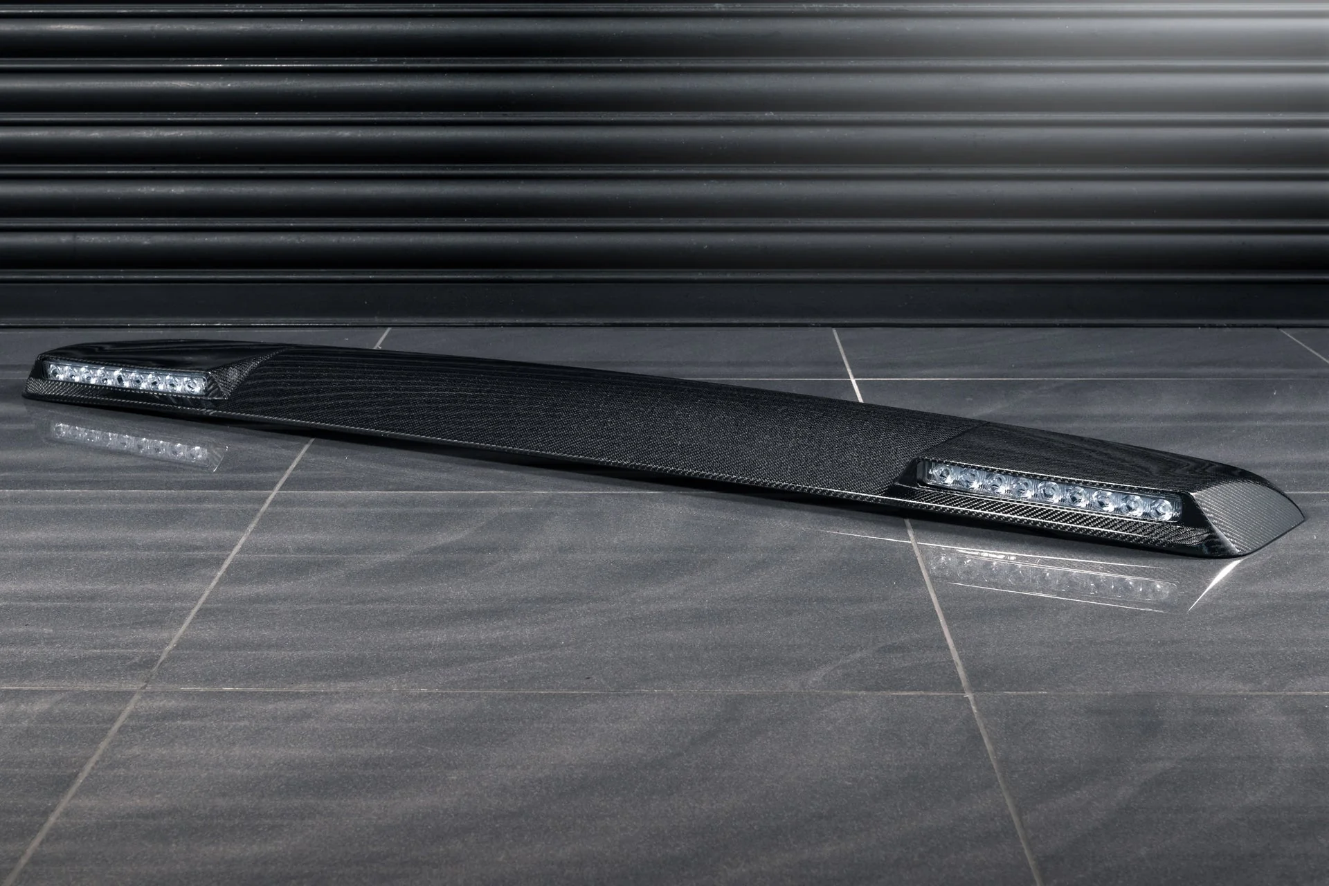 MERCEDES G-WAGON (2018 Onwards) G63 AMG Carbon Fibre Front Roof Shield with LED Lights - Image 4