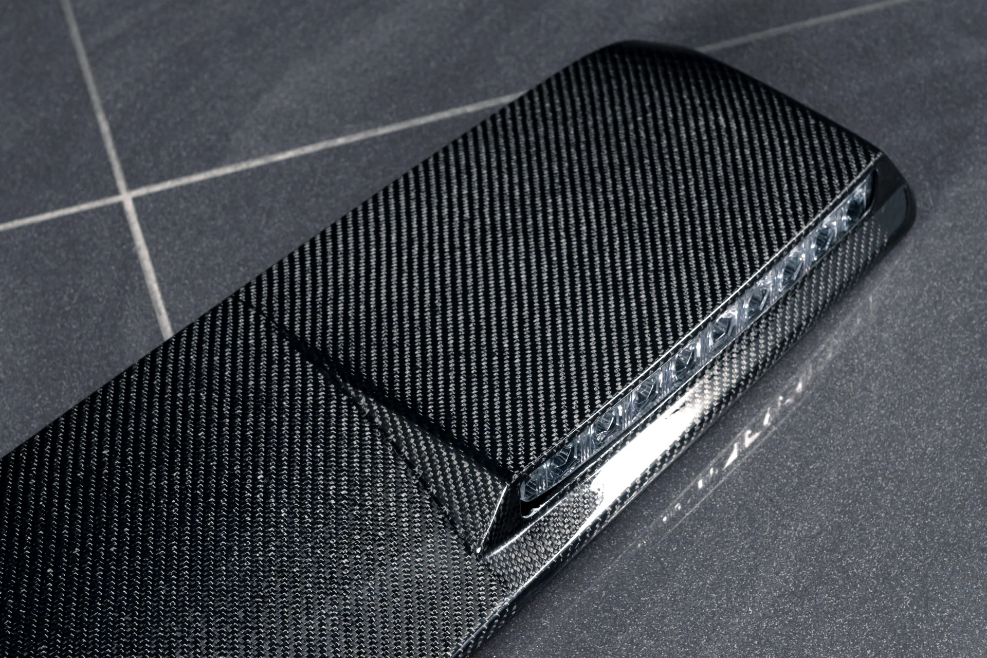 MERCEDES G-WAGON (2018 Onwards) G63 AMG Carbon Fibre Front Roof Shield with LED Lights - Image 7