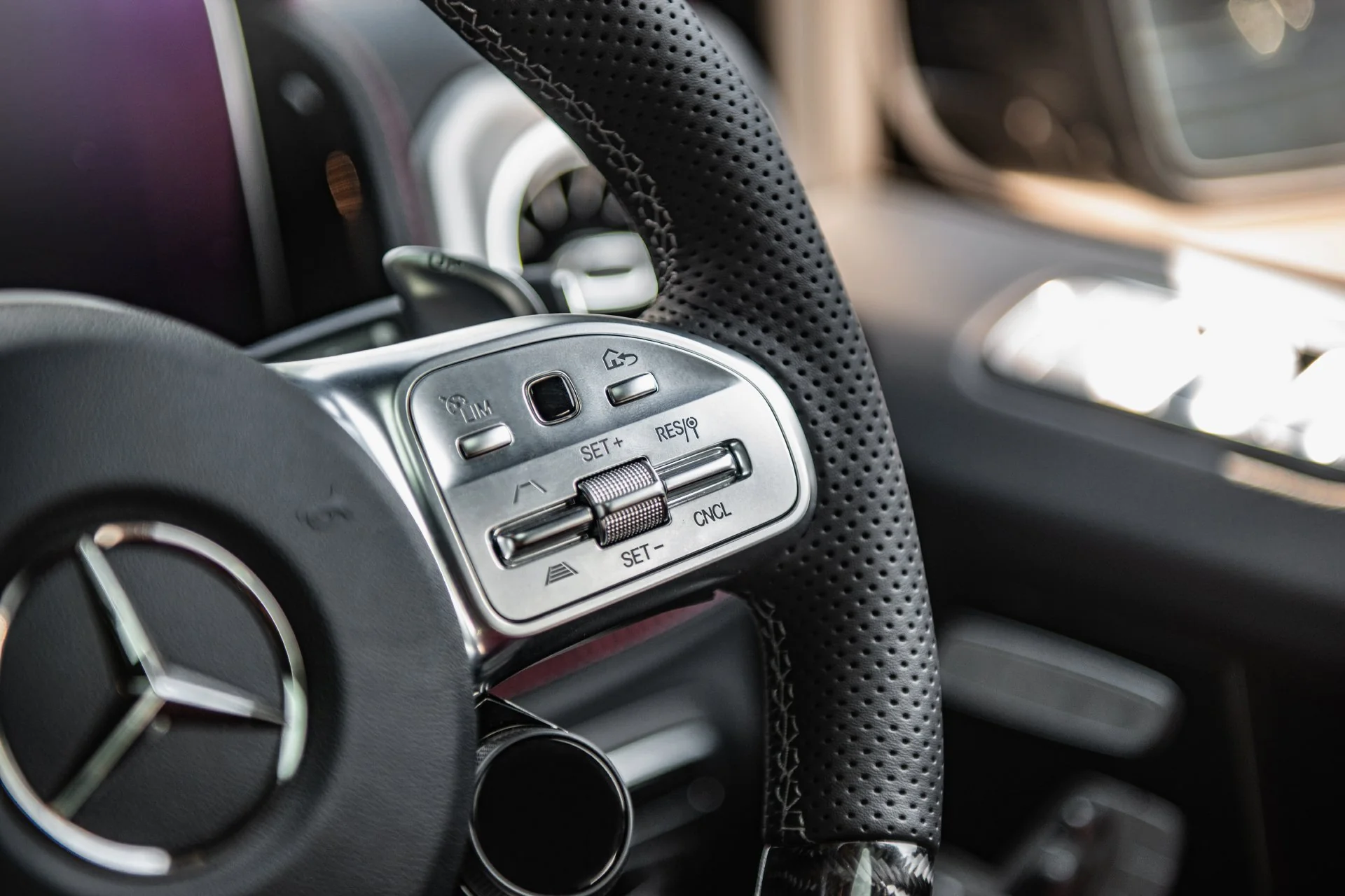 Mercedes G-Wagon (2018 Onwards) G63 AMG Carbon Steering Wheel - Image 8
