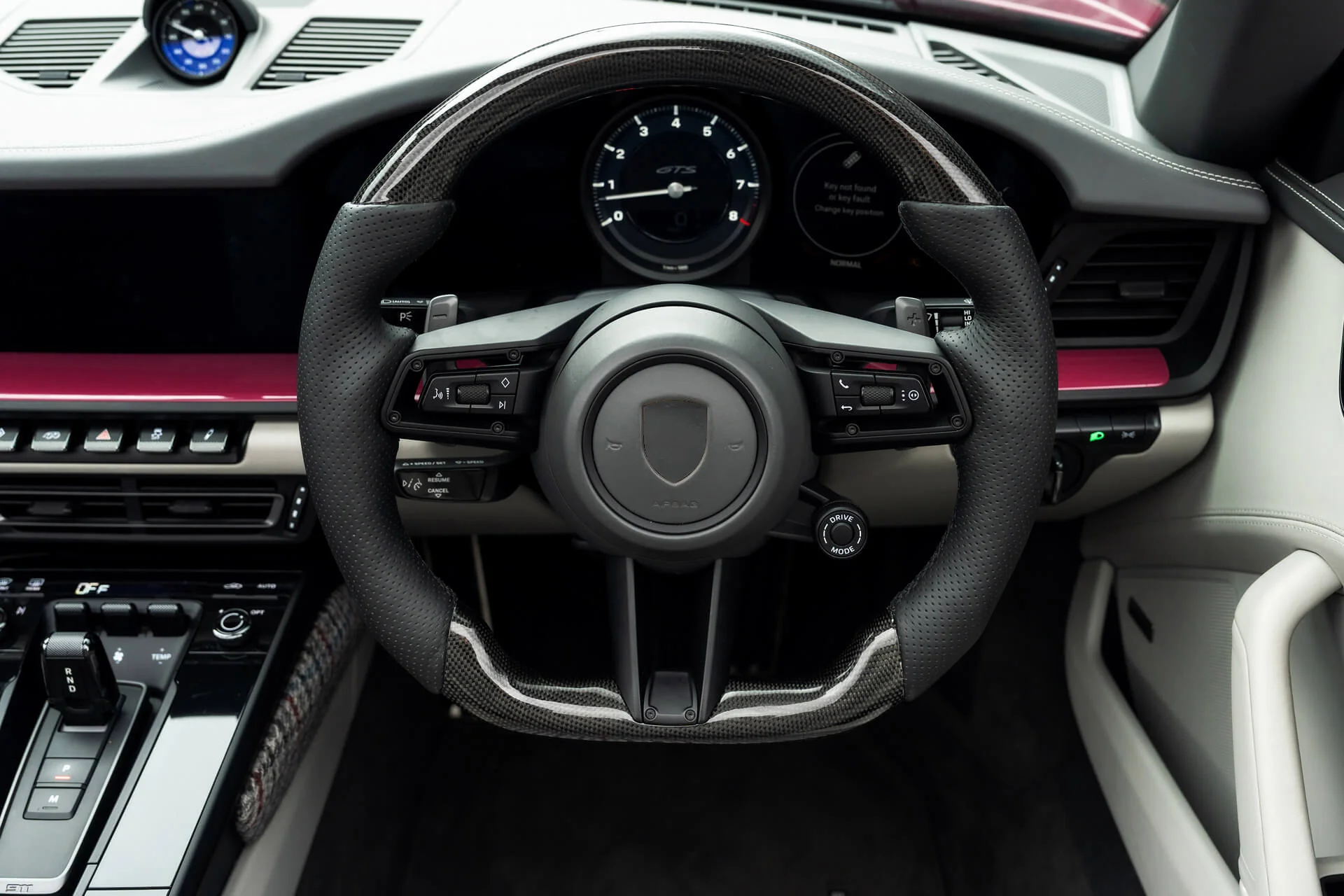 EXPOSED CARBON STEERING WHEEL Suitable for PORSCHE 911/992 (2019 Onwards) - Image 3