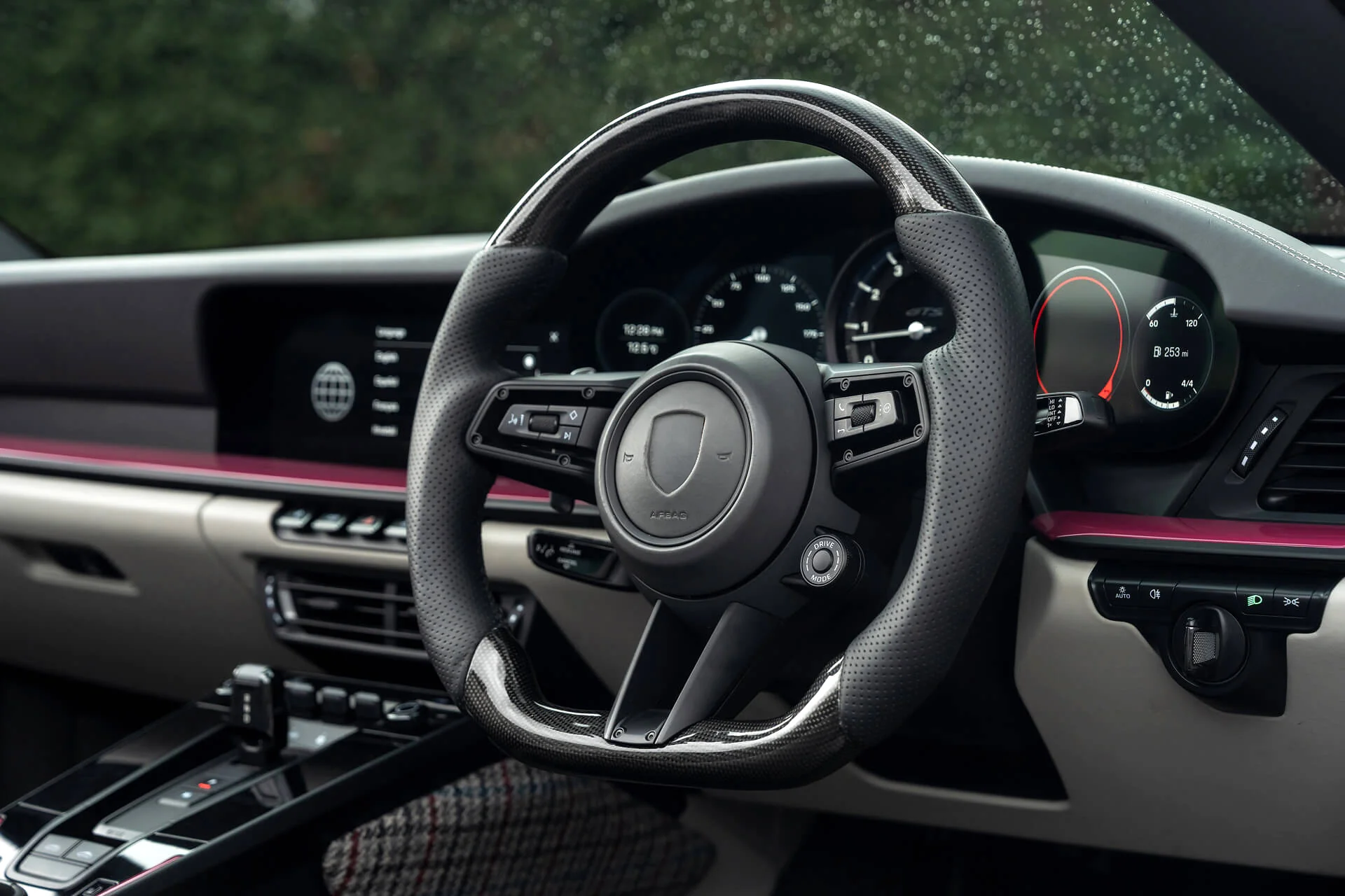 EXPOSED CARBON STEERING WHEEL Suitable for PORSCHE 911/992 (2019 Onwards) - Image 7