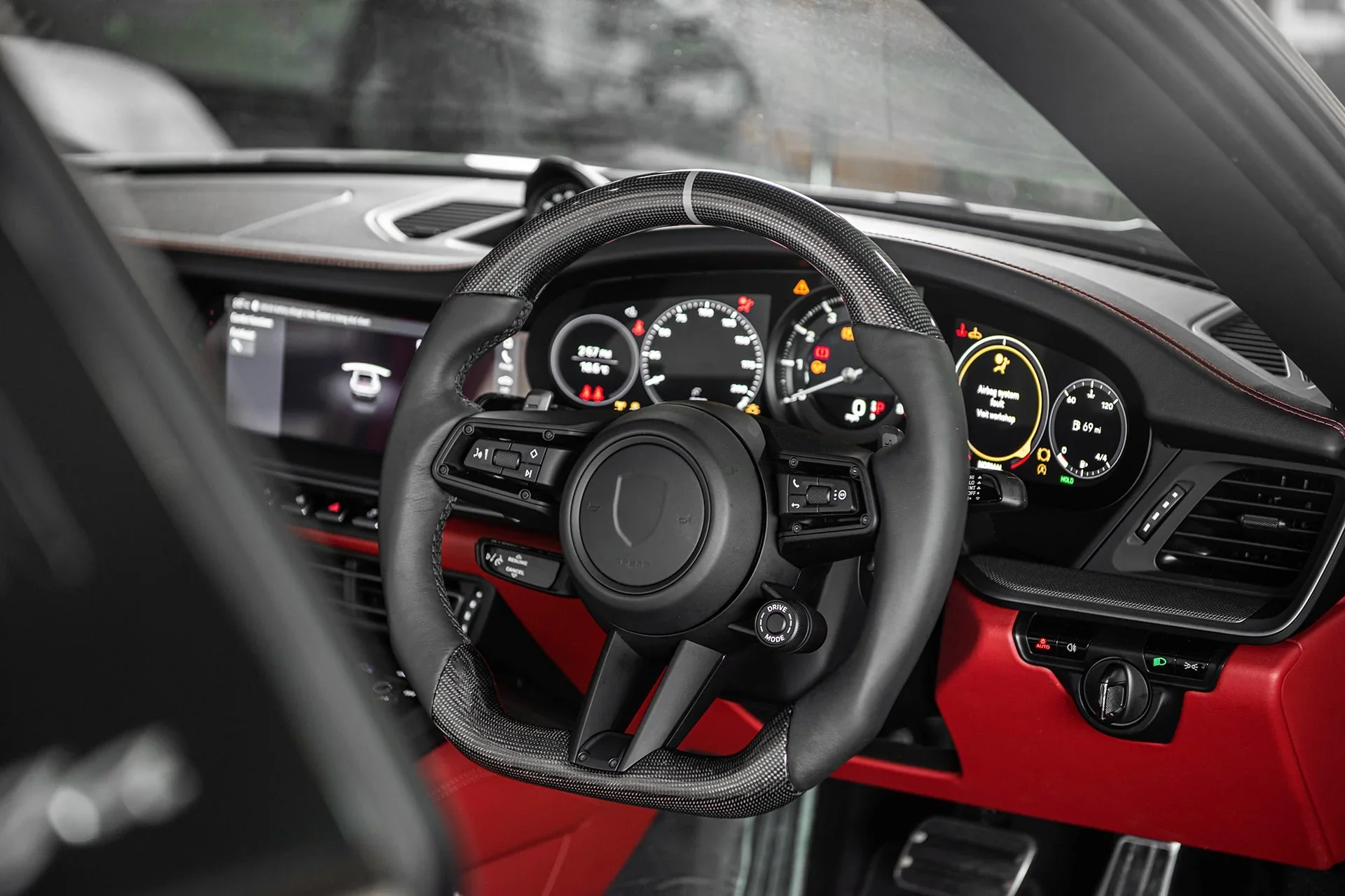 EXPOSED CARBON STEERING WHEEL Suitable for PORSCHE 911/992 (2019 Onwards) - Image 9